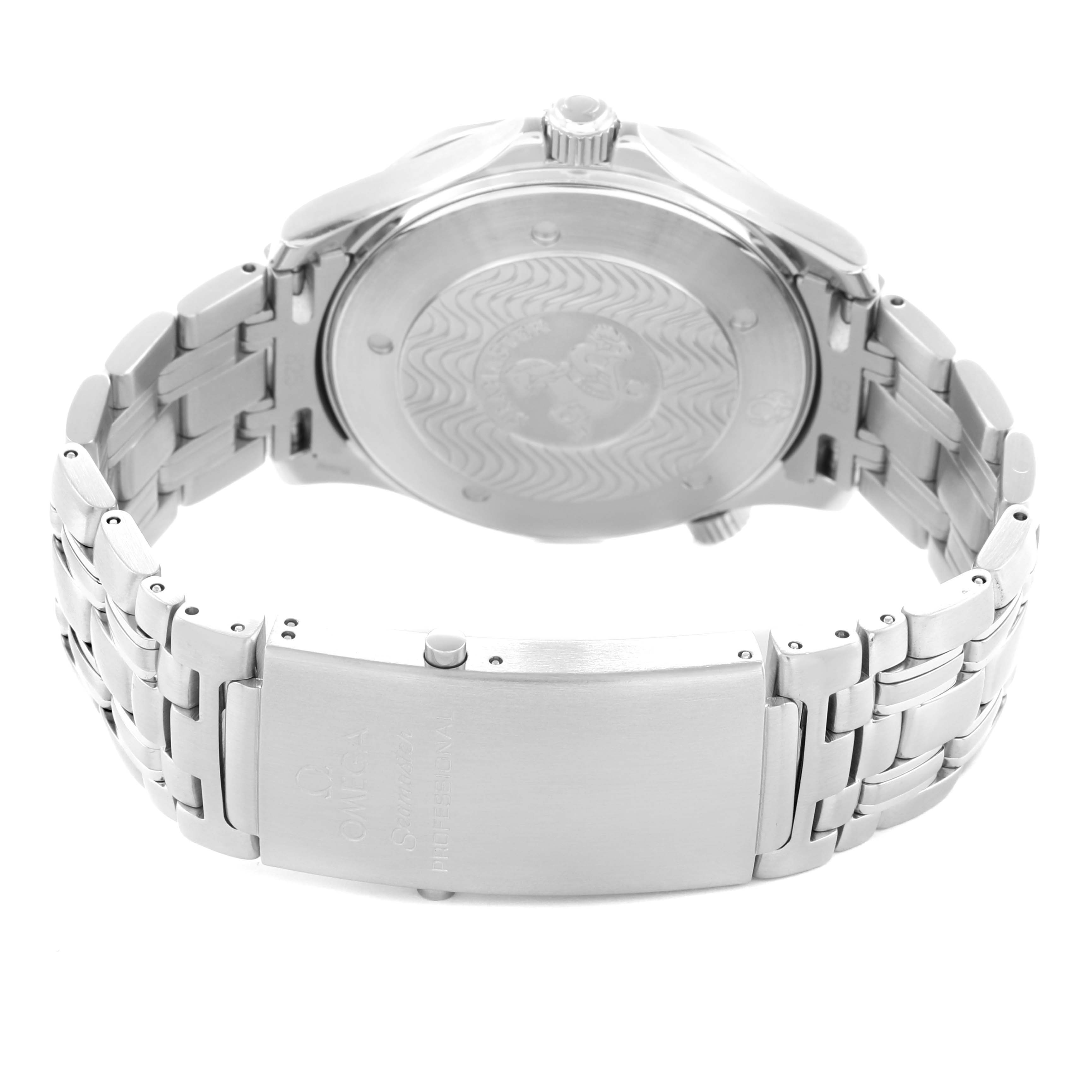 The image shows the back and clasp of an Omega Seamaster 2541.80.00 Men
s Stainless Steel Blue Dial, highlighting its stainless steel bracelet and engraved case back.