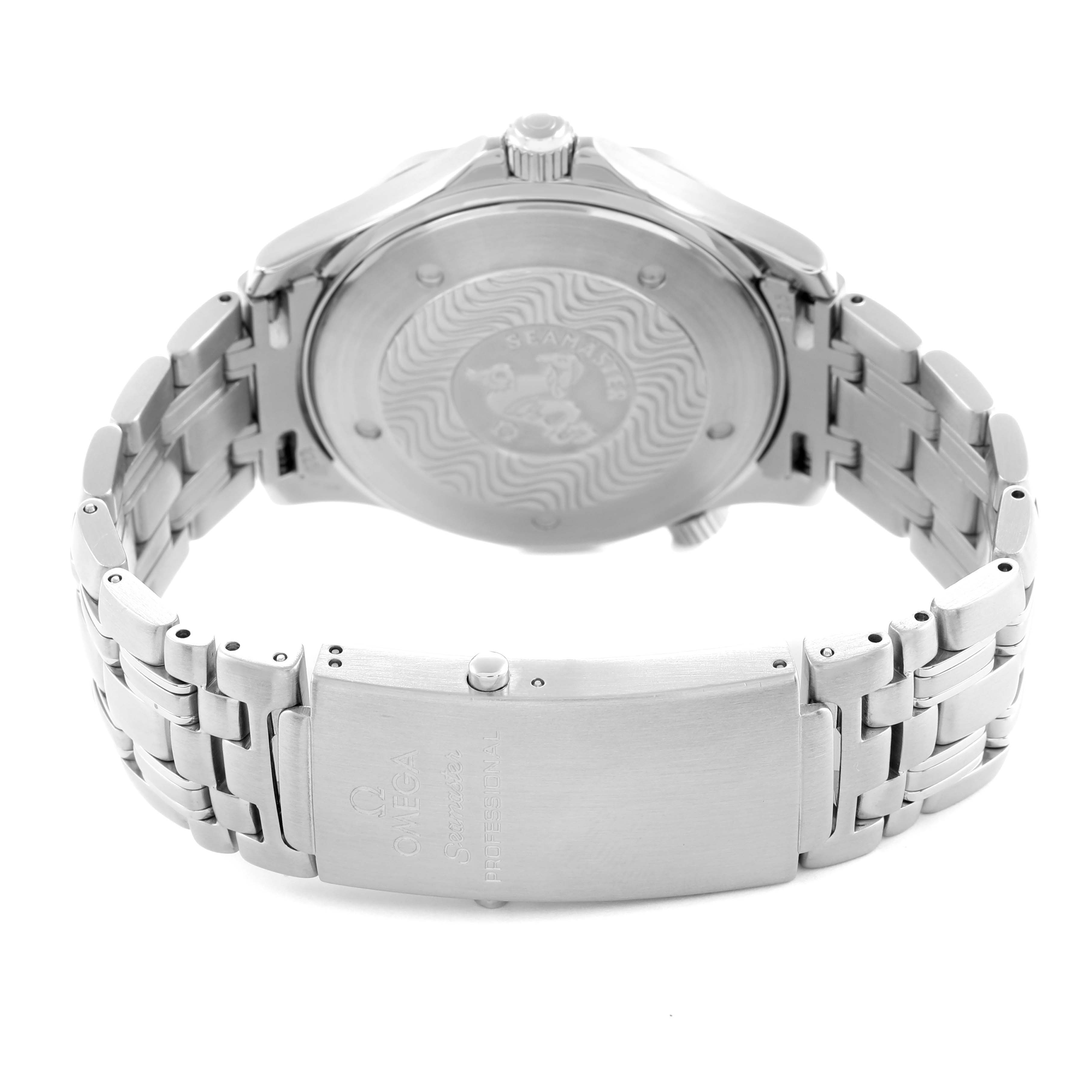 The image shows the back and clasp of an Omega Seamaster 2541.80.0 Men
s Stainless Steel Blue Dial watch, highlighting its stainless steel bracelet and case back design.