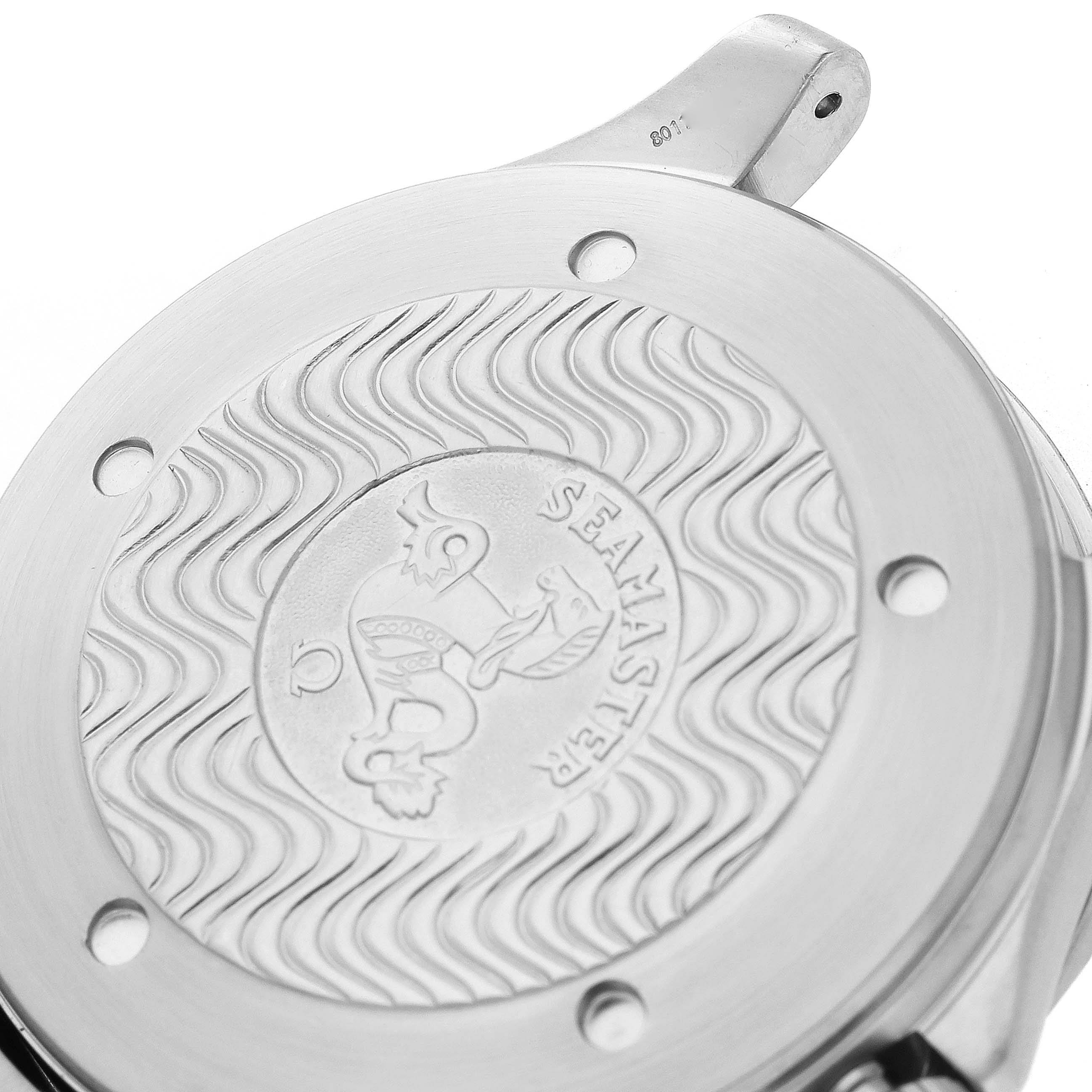 The image shows a close-up of the case back of an Omega Seamaster 2538.20.00 Men
s Stainless Steel White Dial, highlighting the engraved emblem and polished finish.