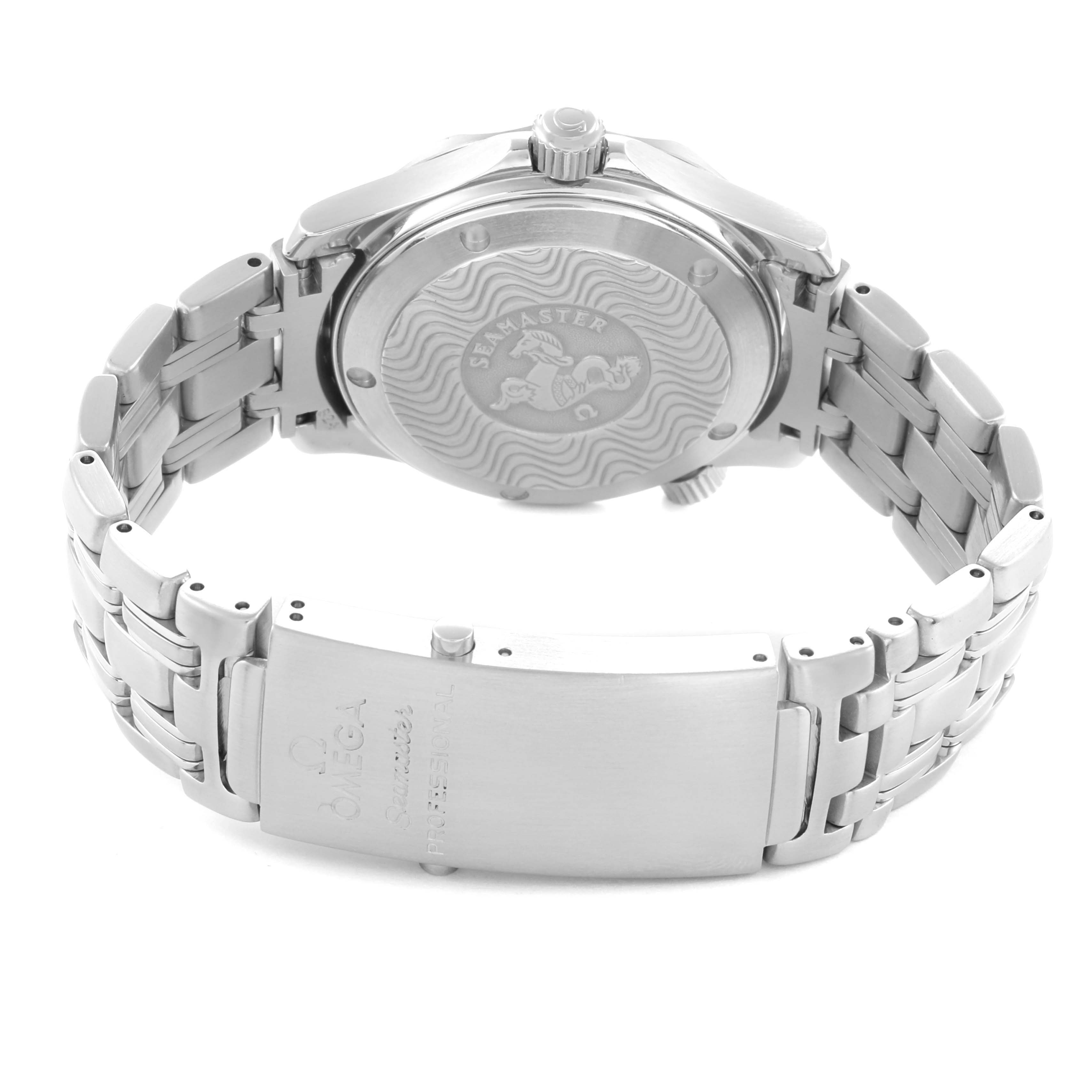 The image shows the back and side view of an Omega Seamaster 2551.80.00 Men
s Stainless Steel Blue Dial, highlighting the case back and stainless steel bracelet.