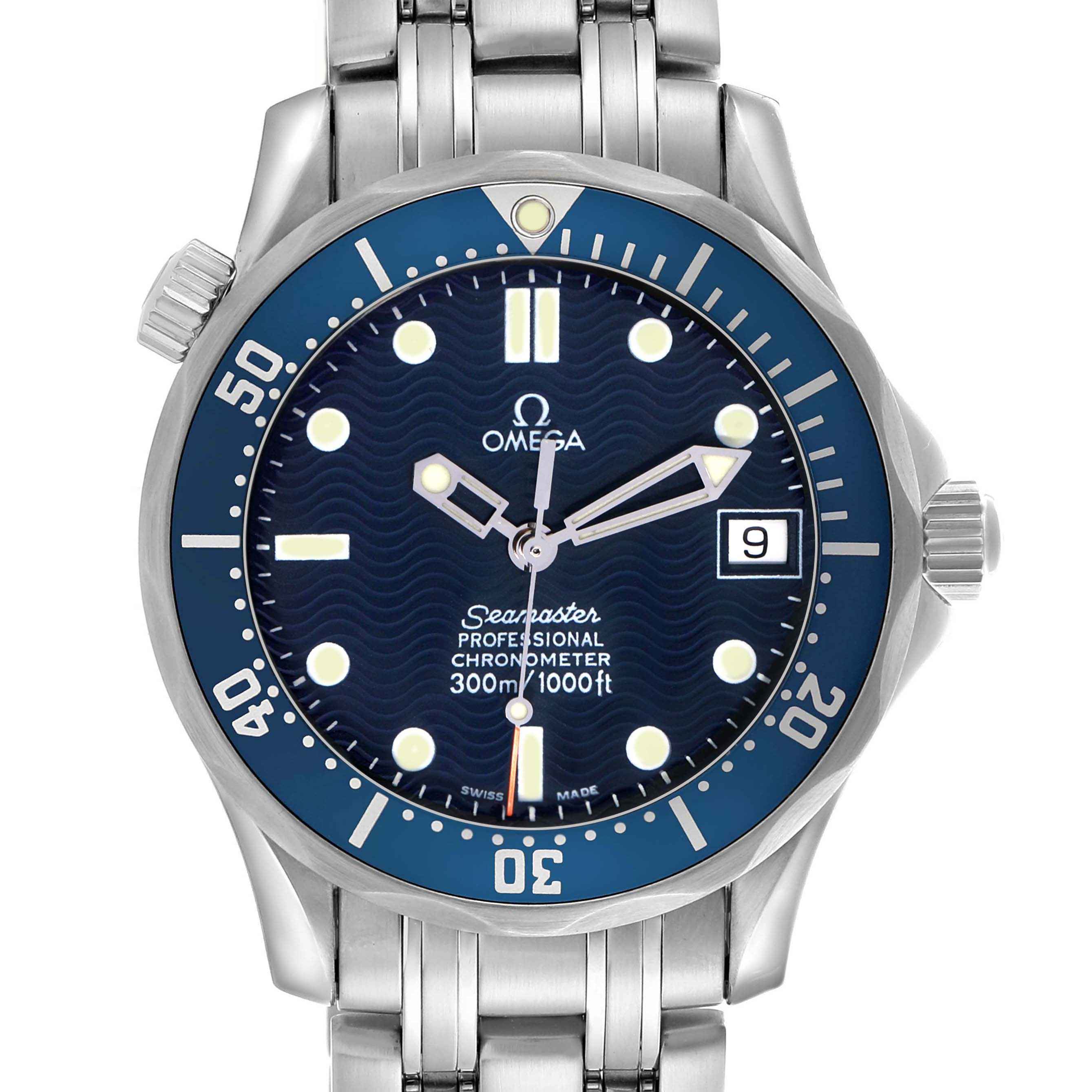 The image shows a frontal view of the Omega Seamaster 2551.80.00 Men
s Stainless Steel Blue Dial watch, displaying the dial, bezel, hands, crown, and part of the bracelet.