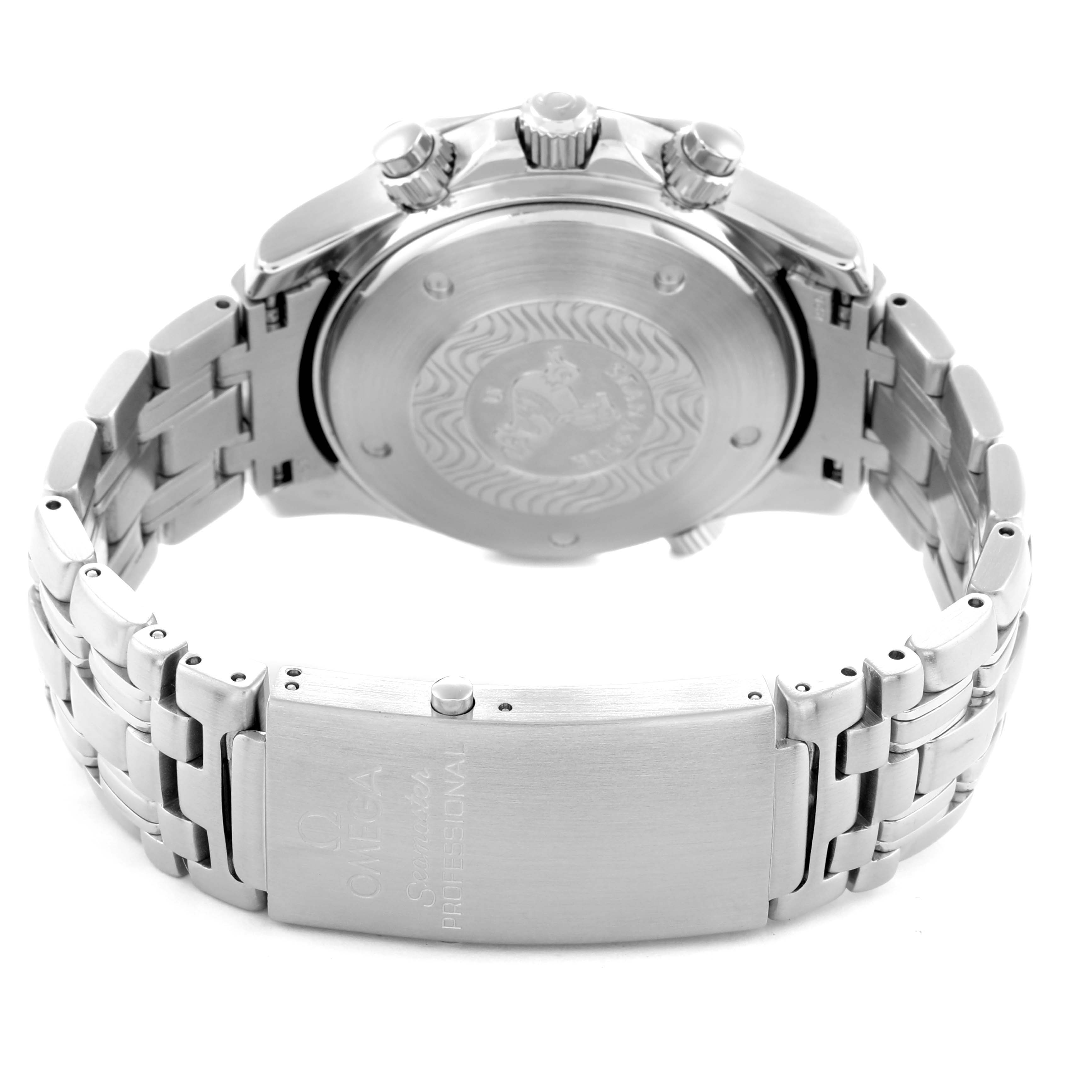 The image shows the back and clasp of the Omega Seamaster 2599.80.00 Men
s Stainless Steel Blue Dial, highlighting the bracelet and case back details.