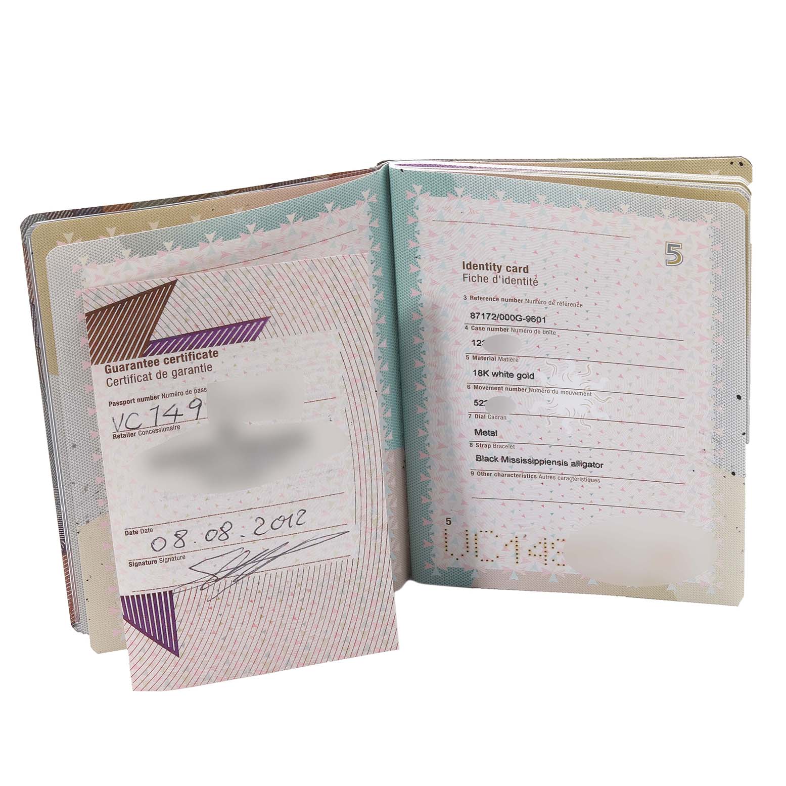 The image shows the guarantee certificate and identity card for a Traditionnelle model by Vacheron Constantin, displaying technical details.