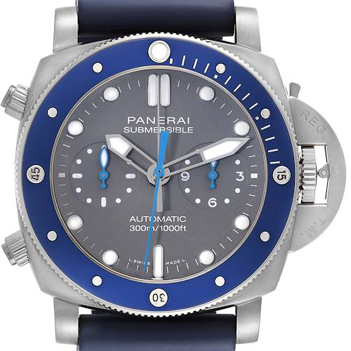 The image shows a front view of the Panerai Submersible watch, highlighting its face, bezel, and crown guard.