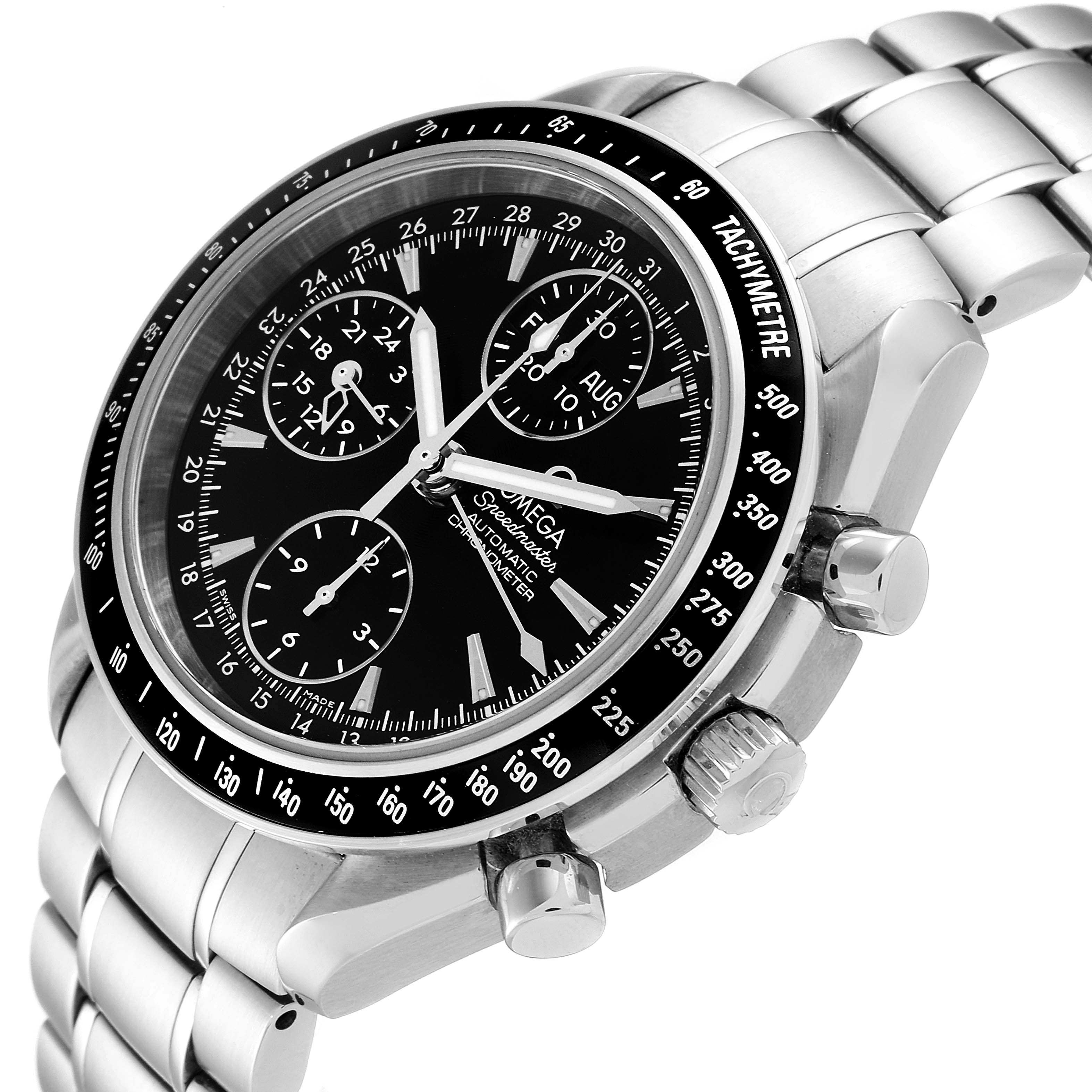 This image shows an angled view of the Omega Speedmaster 3220.50.00 Men
s Stainless Steel Black Dial 3220.50.00 Men
s Stainless Steel Black Dial watch, detailing the face, tachymeter, and stainless steel bracelet.