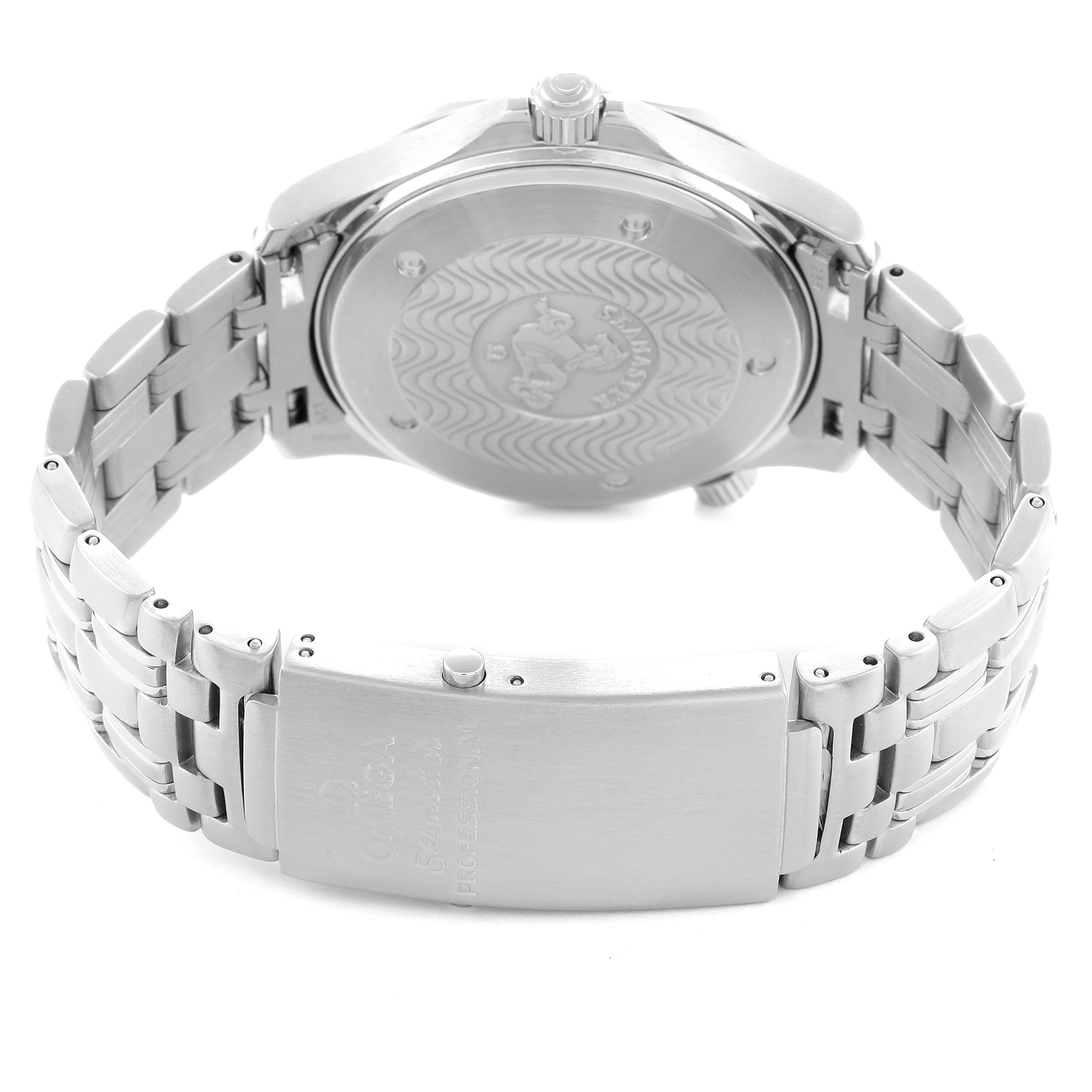 The image shows the back and clasp of an Omega Seamaster 2531.80.00 Men
s Stainless Steel Blue Dial watch, emphasizing the polished caseback and metal bracelet.