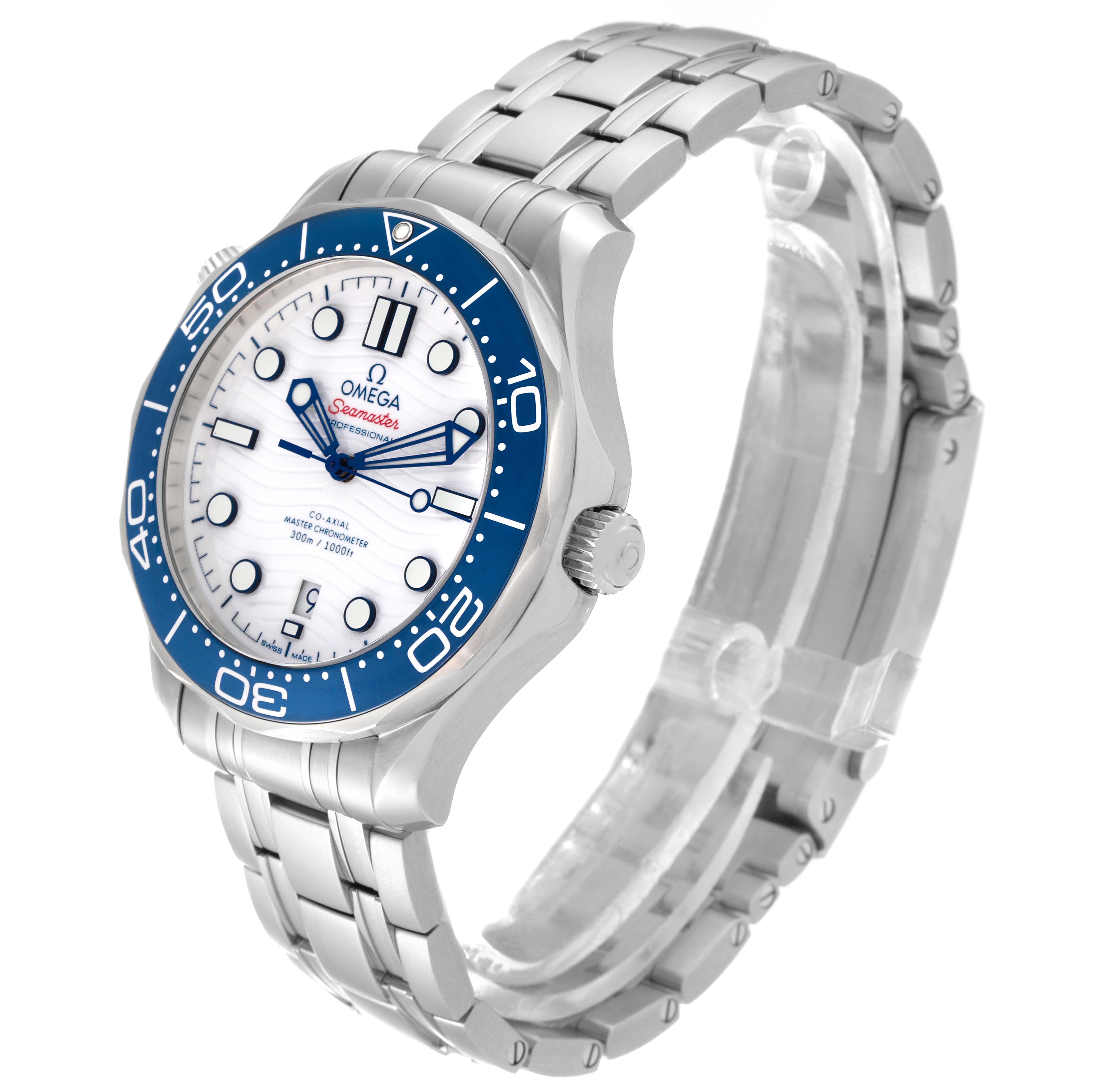 The Omega Seamaster 522.30.42.20.04.001 Men
s Stainless Steel White Dial 522.30.42.20.04.001 Men
s Stainless Steel White Dial watch is displayed at a three-quarter angle, highlighting the face, bezel, case, and bracelet.