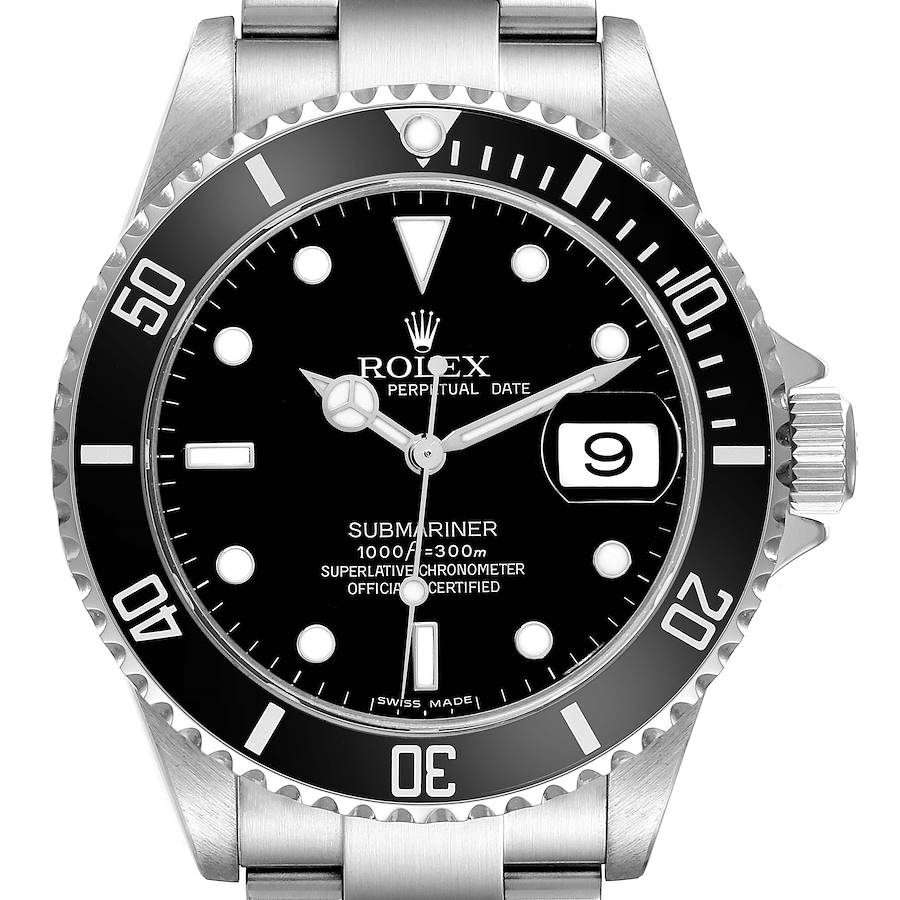 The image shows a front view of the Rolex Submariner watch, displaying its black dial, bezel, and date window at 3 o'clock.