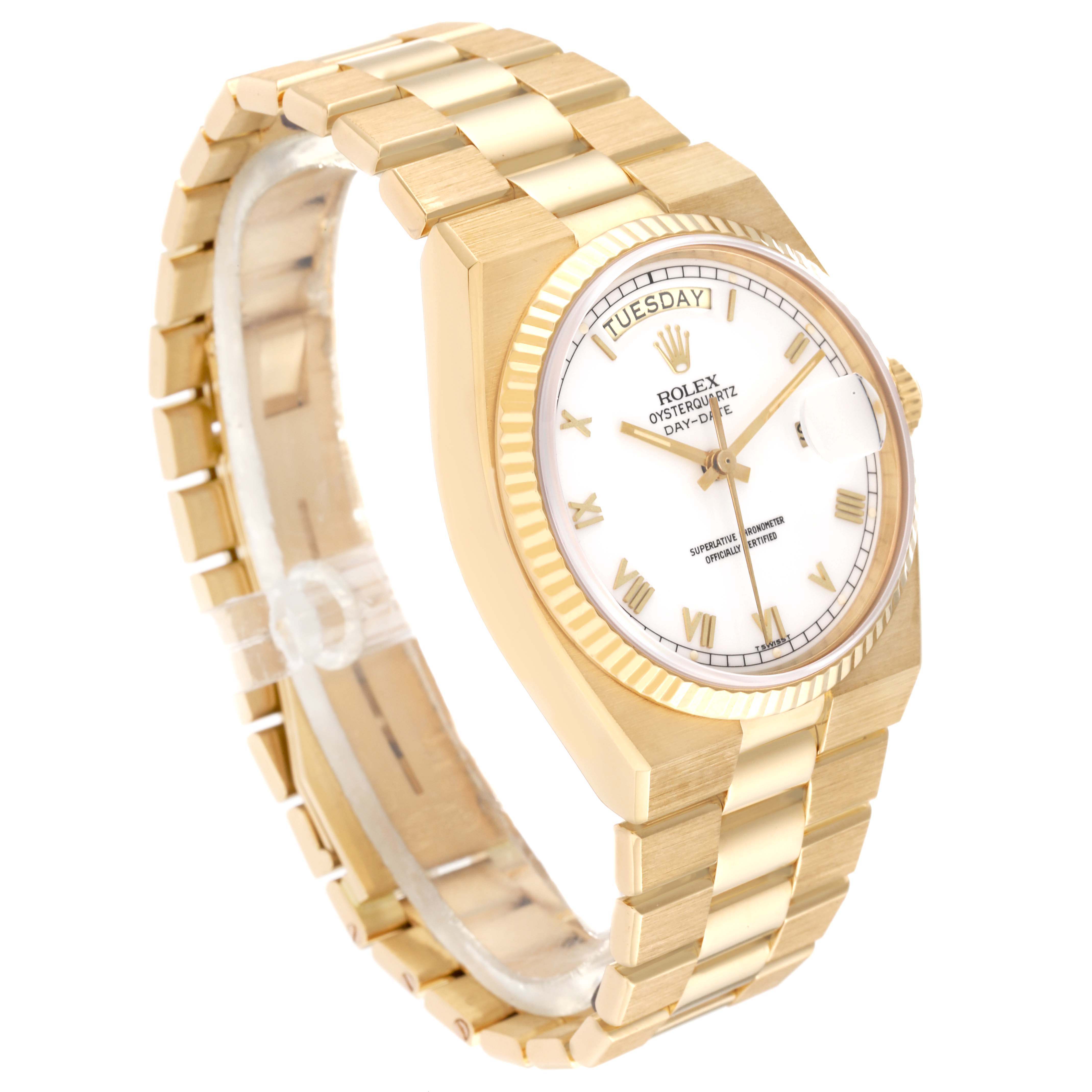The image shows a Rolex Oysterquartz 19018 Men's Yellow Gold White Dial 19018 Men's Yellow Gold White Dial watch at an angle displaying the bracelet, case, dial, and fluted bezel.