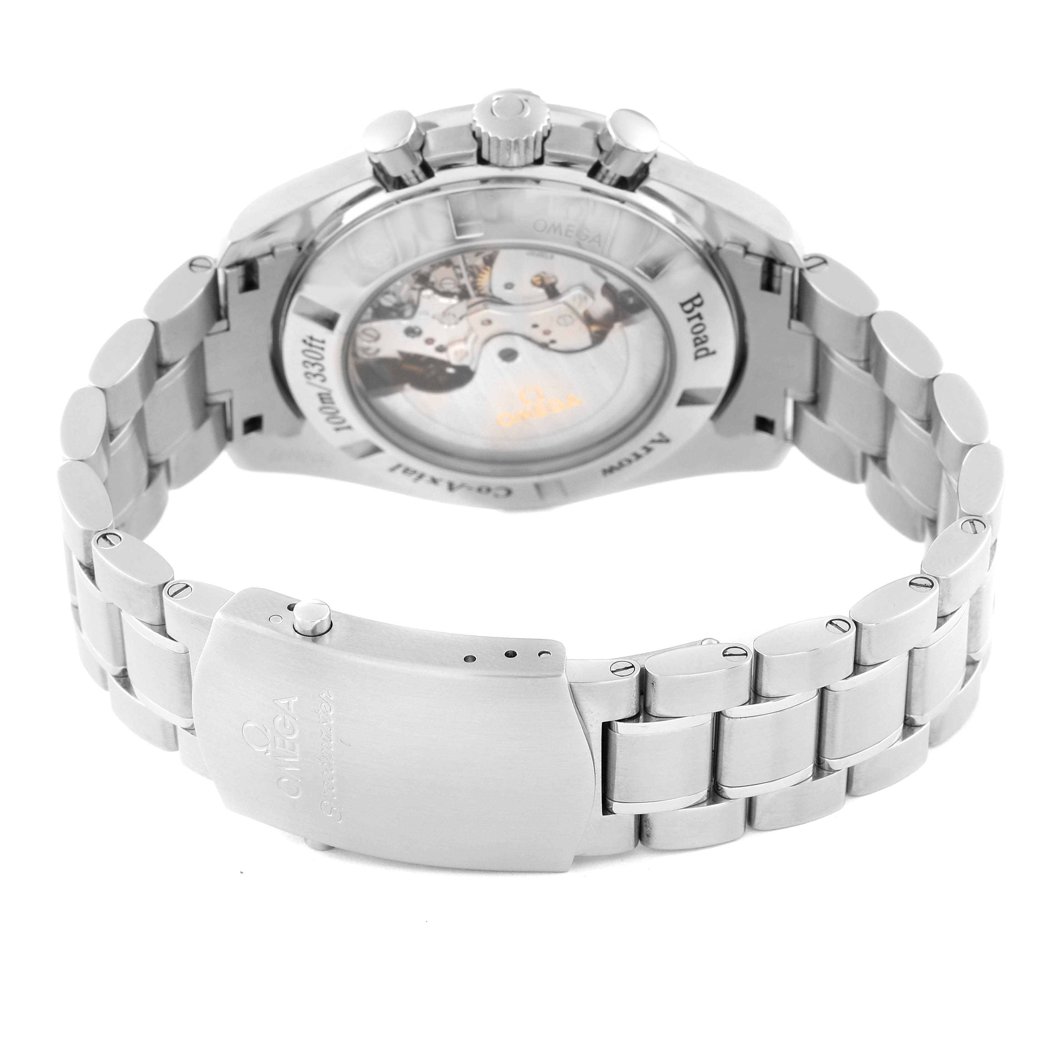 The image shows the back view and bracelet of the Omega Speedmaster 321.10.44.50.01.001 Men
s Stainless Steel Black Dial 321.10.44.50.01.001 Men
s Stainless Steel Black Dial, highlighting the caseback and clasp.