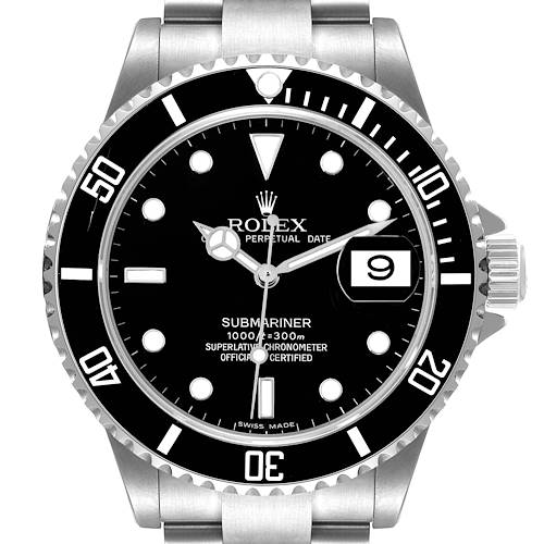 The image shows a front view of the Rolex Submariner watch, highlighting its bezel, dial, hands, and bracelet.