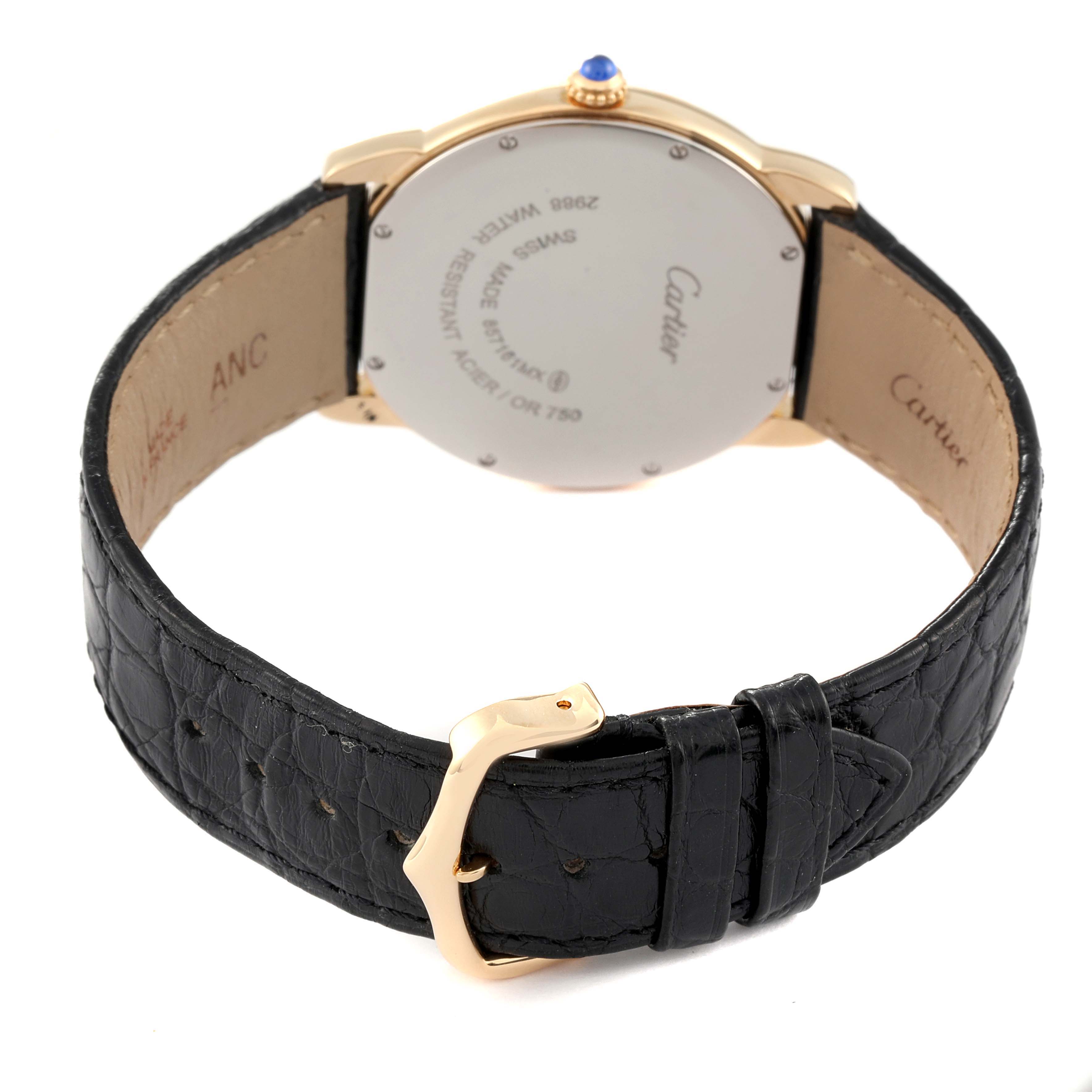 This image shows the back and strap of the Cartier Ronde W6700455 Men's Yellow Gold Silver Dial W6700455 Men's Yellow Gold Silver Dial model watch, featuring a black leather band and gold buckle.