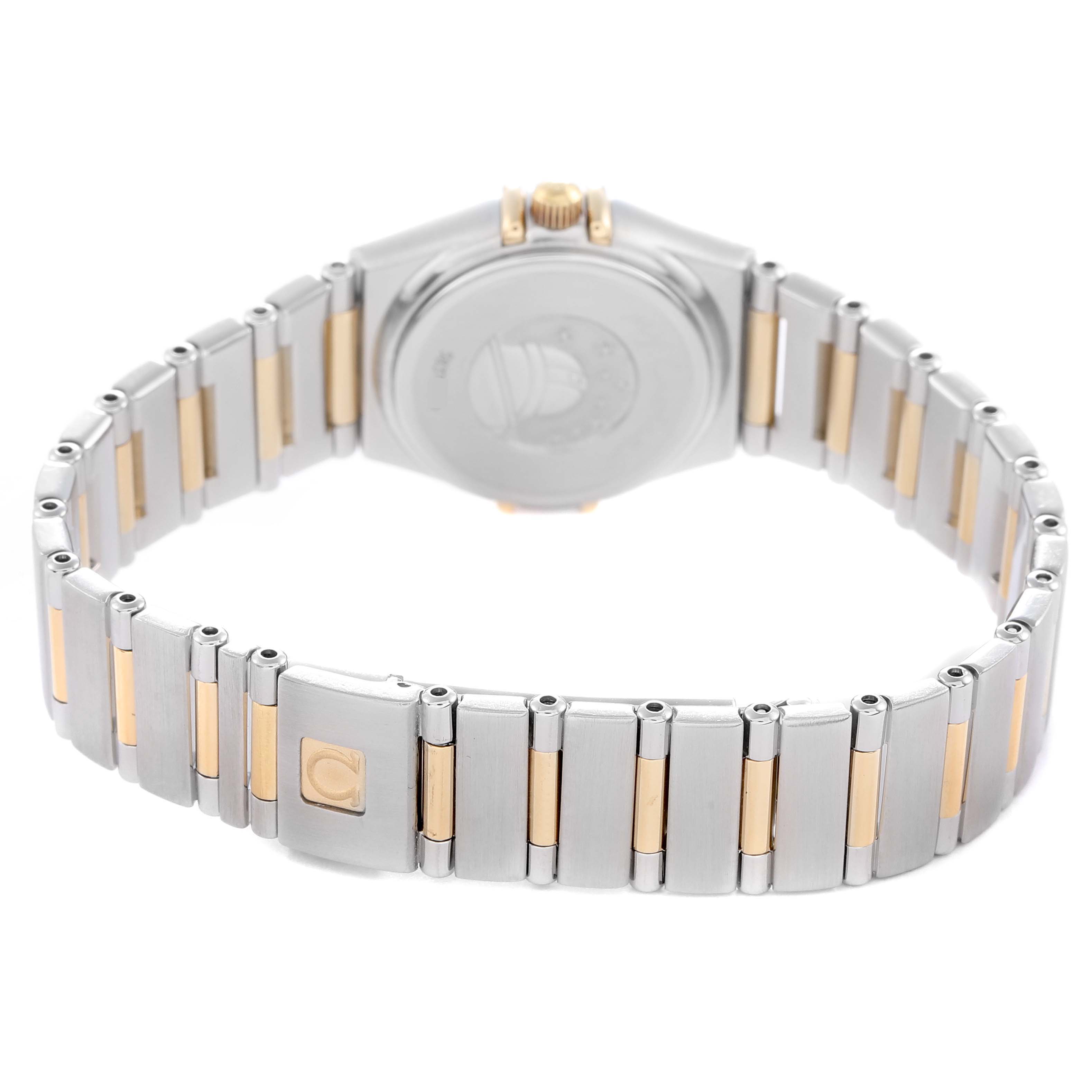 The image shows the back of the Omega men's watch model 1267.75.00, focusing on its two-tone metal bracelet and clasp.