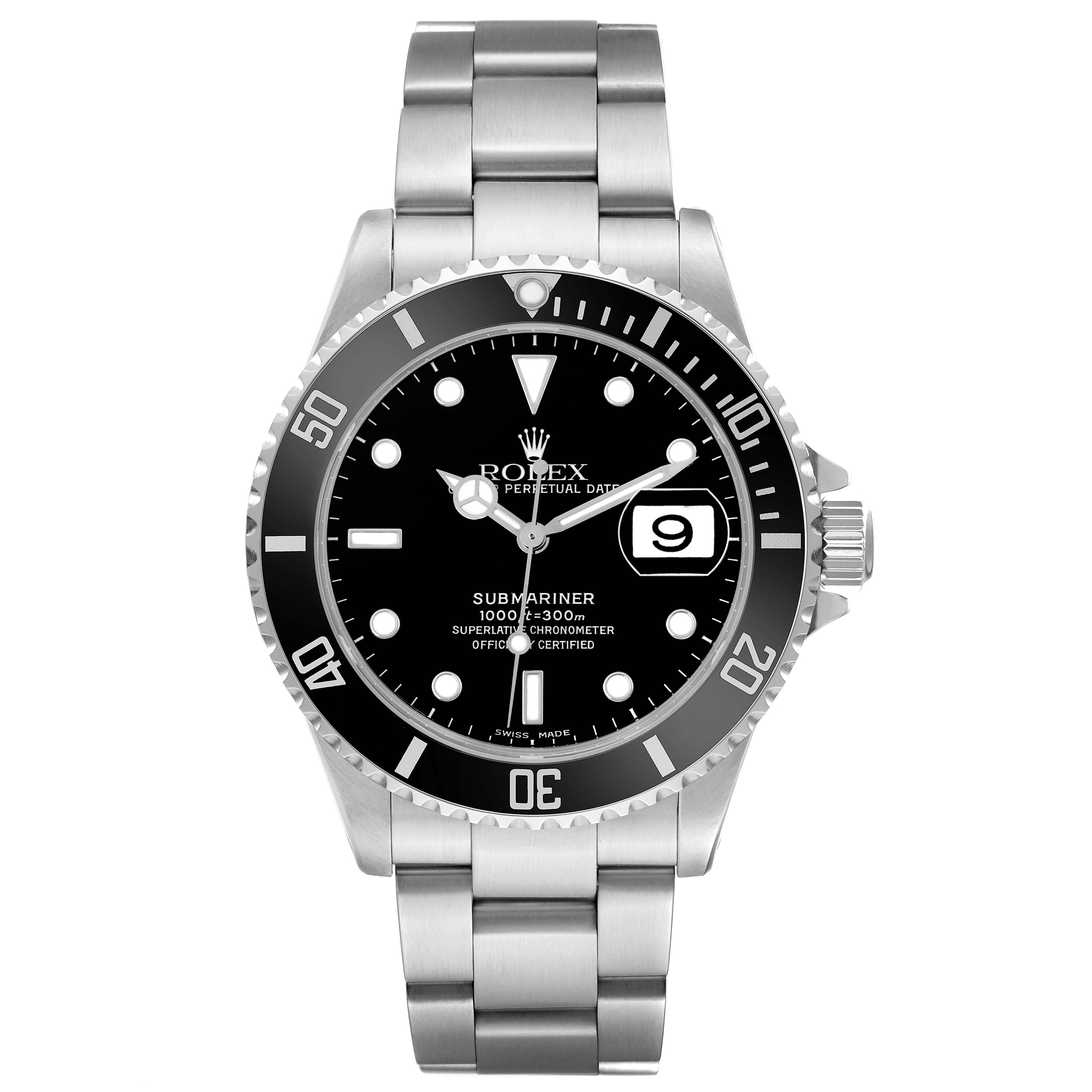 The image shows a front view of the Rolex Submariner model 16610 men's watch, displaying the face, bezel, and bracelet.
