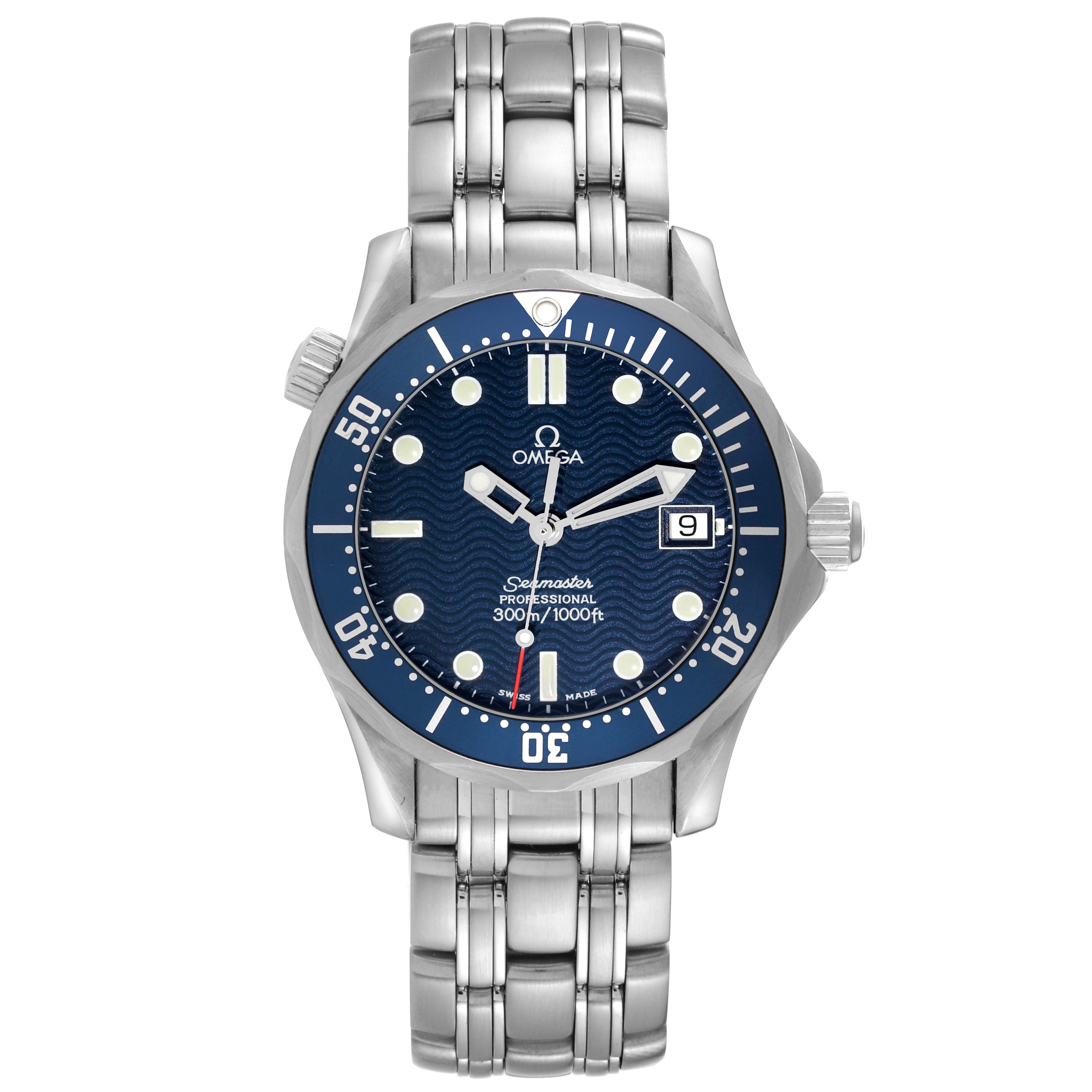 This image shows a frontal view of the Omega Seamaster 2561.80.00 Men
s Stainless Steel Blue Dial 2561.80.00 Men
s Stainless Steel Blue Dial model, highlighting its blue dial, date window, and stainless steel bracelet.
