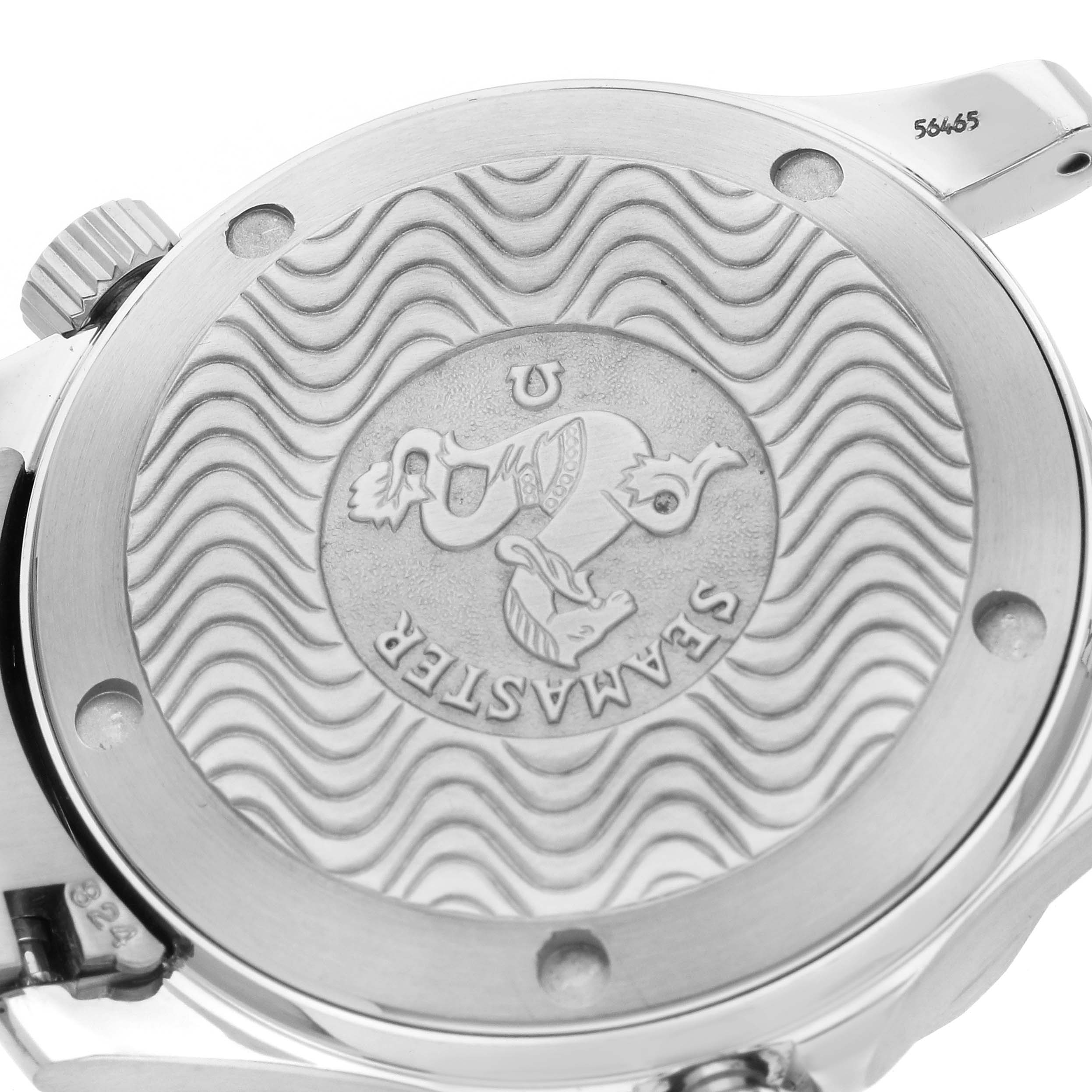 The image shows the back casing of an Omega Seamaster 2561.80.00 Men
s Stainless Steel Blue Dial 2561.80.00 Men
s Stainless Steel Blue Dial watch, highlighting the engraved logo design.