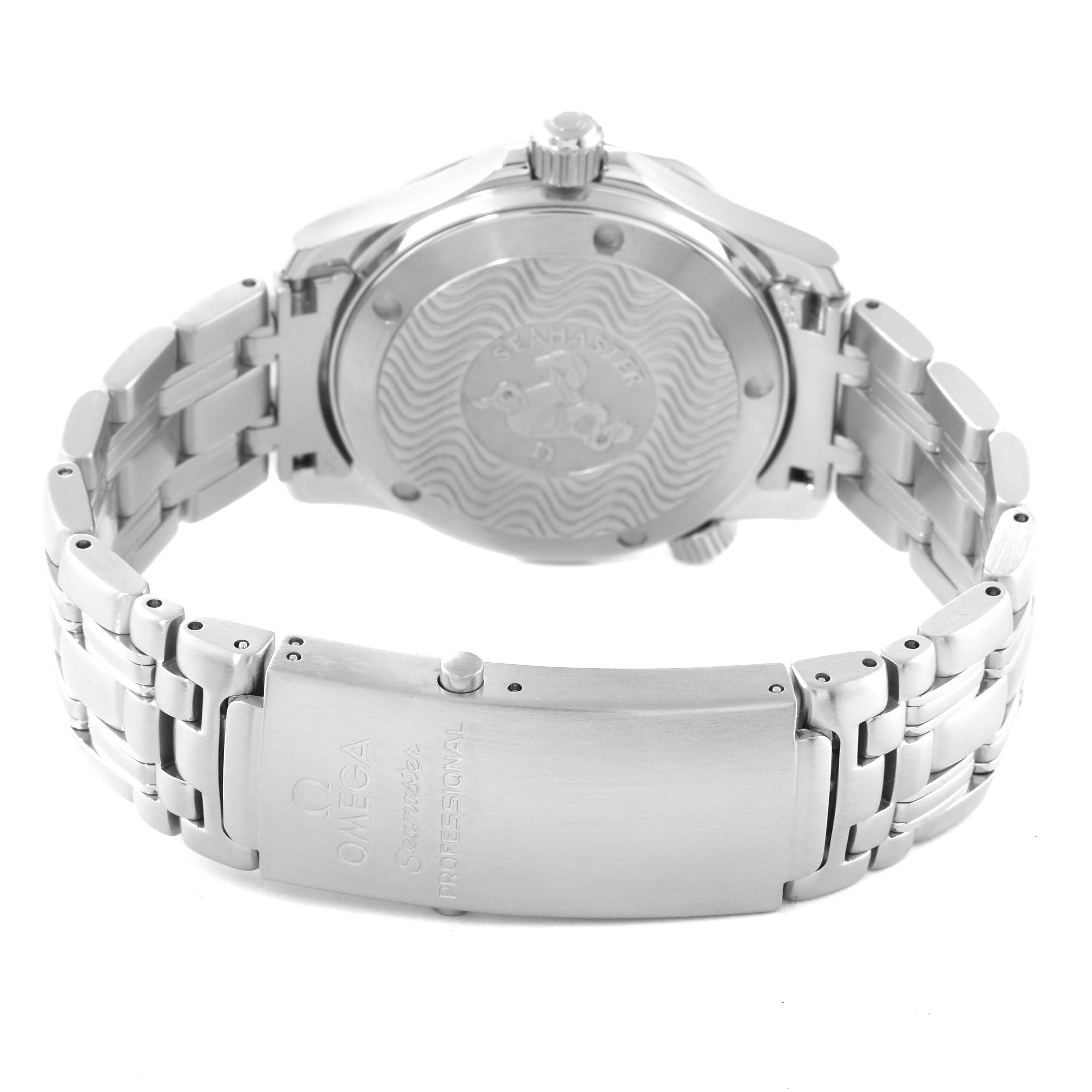 The image shows the back case and clasp of an Omega Seamaster 2561.80.00 Men
s Stainless Steel Blue Dial 2561.80.00 Men
s Stainless Steel Blue Dial watch, highlighting the engraved case back and stainless steel bracelet.