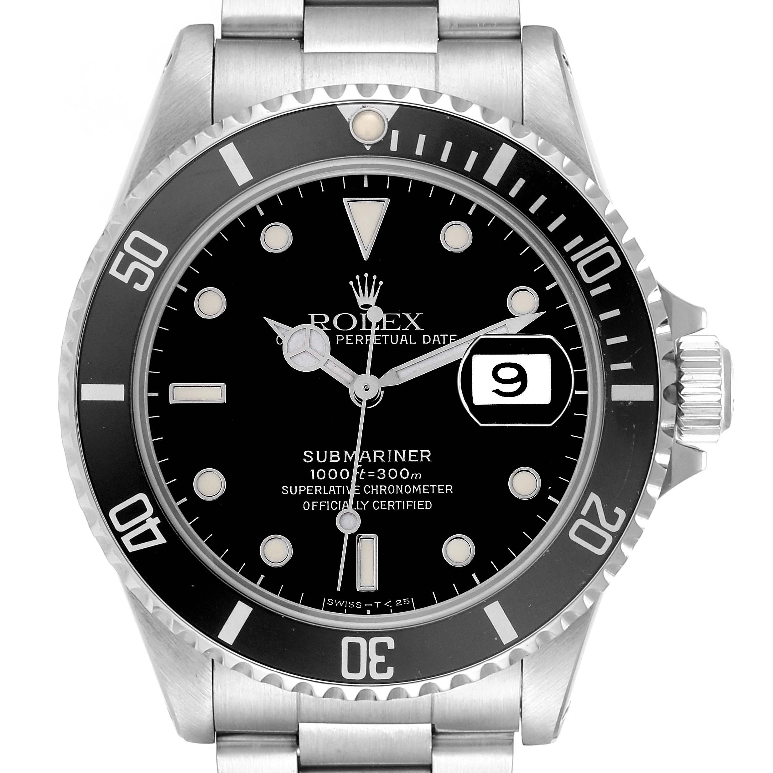 The image shows a Rolex Submariner model 16610 men's watch from a front angle, highlighting the dial, bezel, date display, and bracelet.