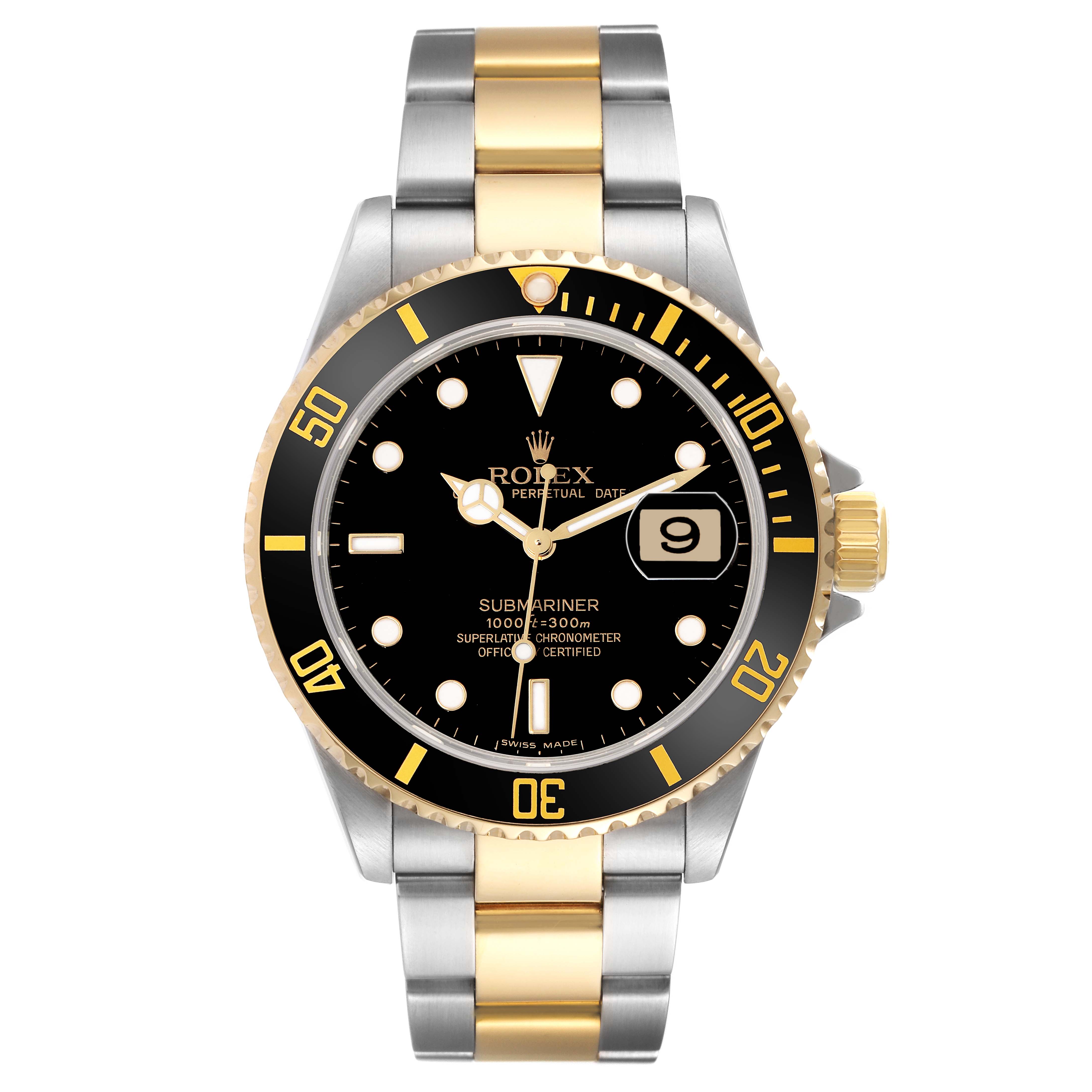 The image shows a front view of the Rolex Submariner model 16613 men's watch, highlighting its black dial, gold and silver bracelet, and date window.