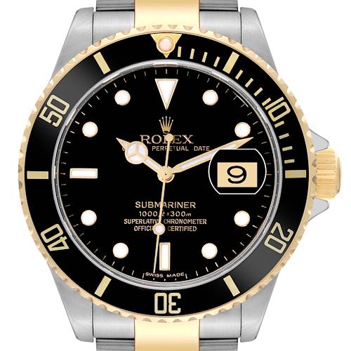 The image shows a frontal view of the Rolex Submariner watch, highlighting its dial, bezel, and bracelet.