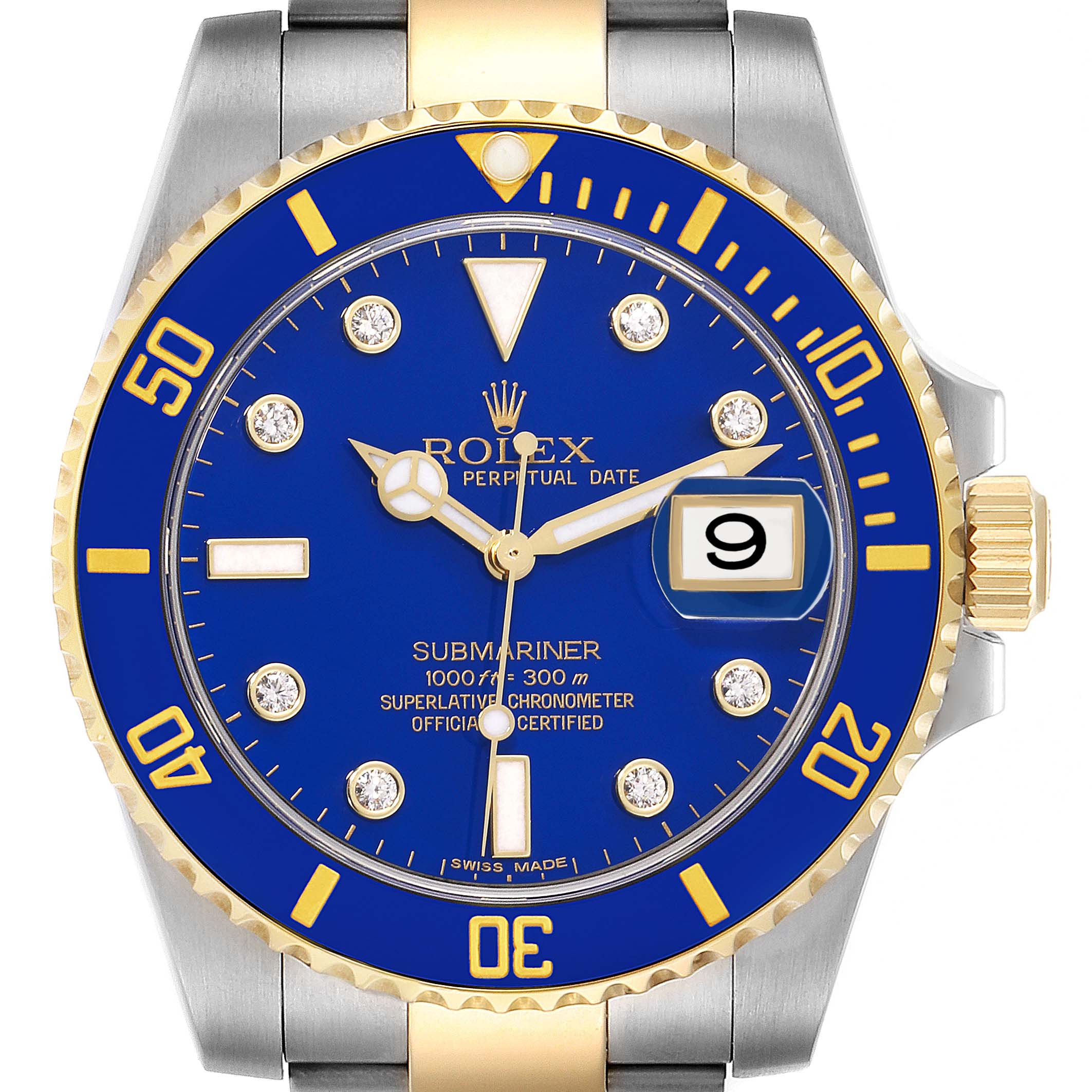 This image shows a frontal view of a Rolex Submariner 116613 Men
s Steel and Gold (two tone) Blue Dial 116613 Men
s Steel and Gold (two tone) Blue Dial watch, highlighting its blue dial, date window, golden bezel and crown.
