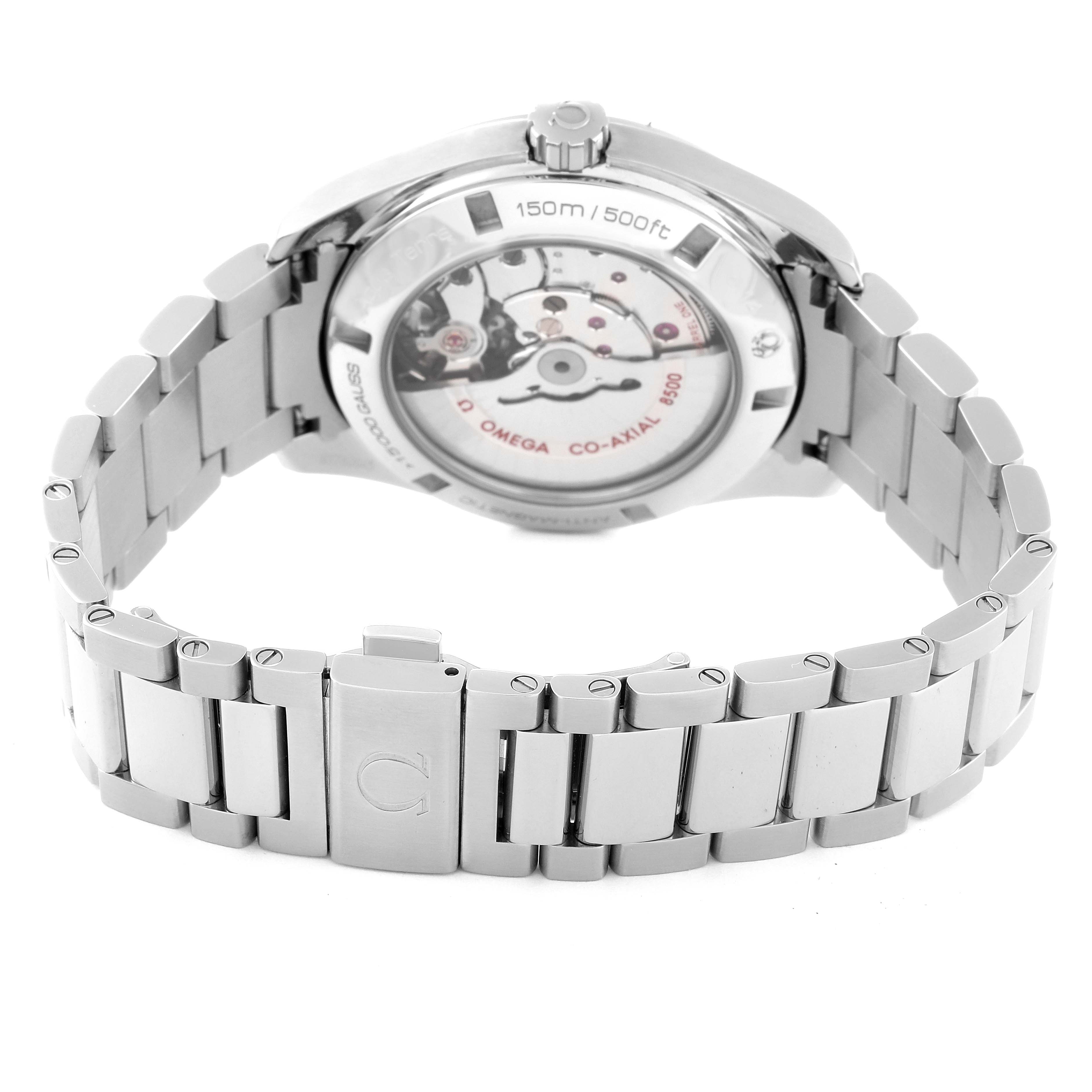 This image shows the back view of the Omega Aqua Terra 231.10.42.21.03.003 Men
s Stainless Steel Blue Dial 231.10.42.21.03.003 Men
s Stainless Steel Blue Dial watch, highlighting its stainless steel bracelet and transparent case back.