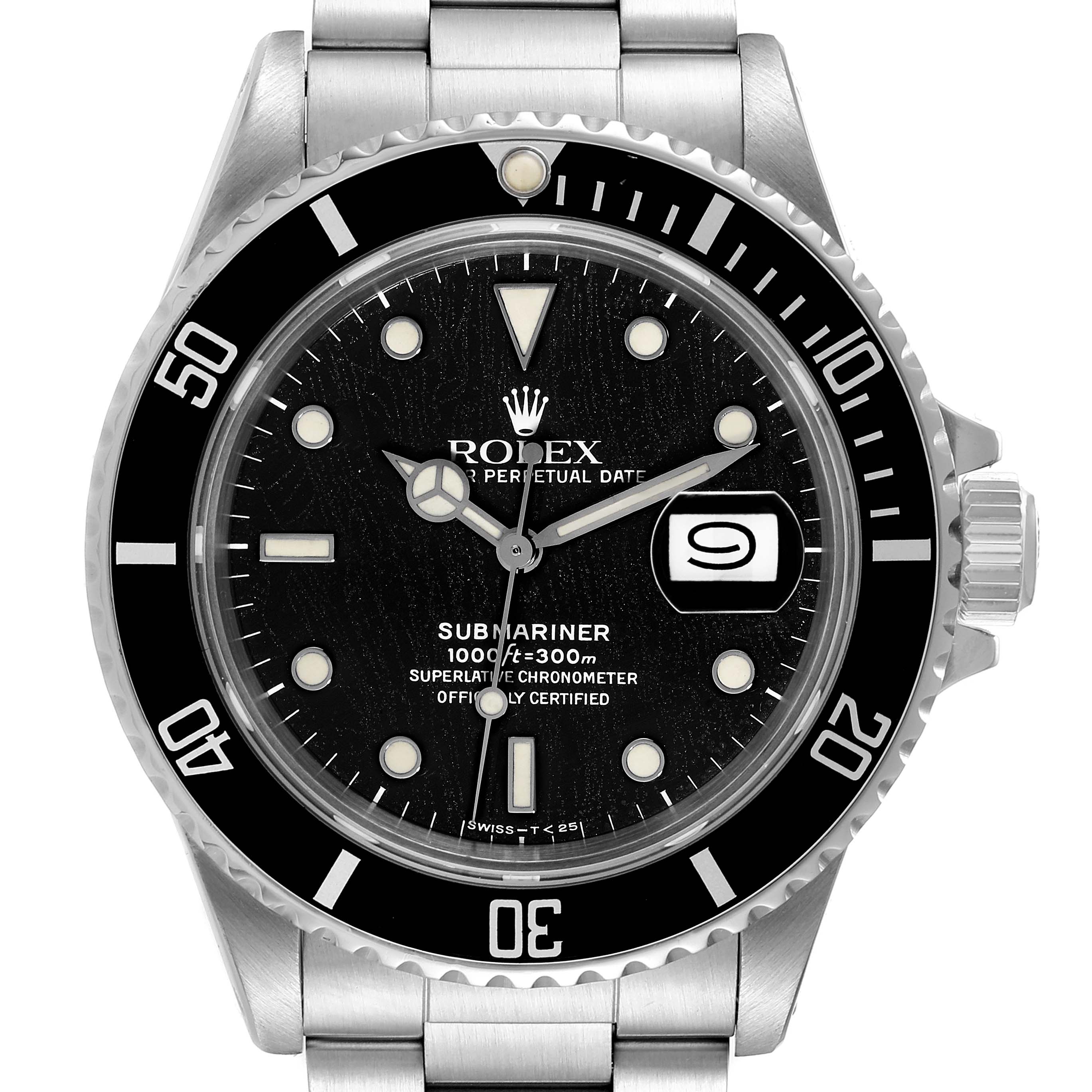 The image shows a front view of the Rolex Submariner 168000 Men
s Stainless Steel Black Dial 168000 Men
s Stainless Steel Black Dial watch, highlighting its dial, bezel, and bracelet.
