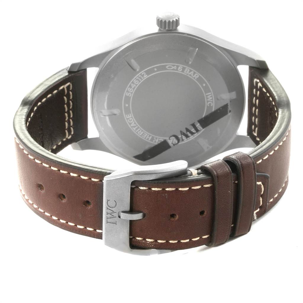 This image shows the backside of the IWC Pilot IW327006 Men's Titanium Black Dial IW327006 Men's Titanium Black Dial model watch, focusing on the strap and buckle.