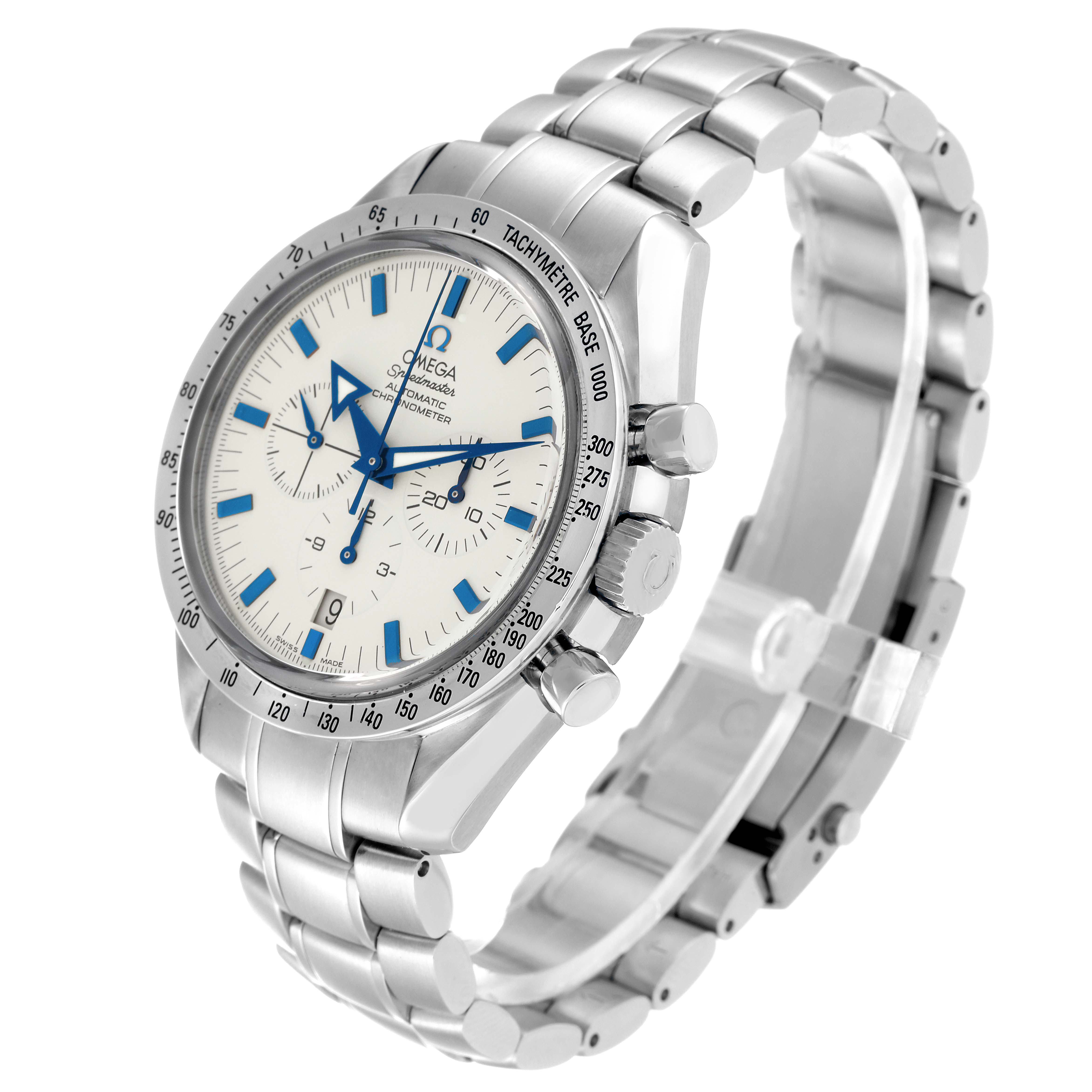 The image shows an Omega Speedmaster 3551.20.00 Men
s Stainless Steel White Dial 3551.20.00 Men
s Stainless Steel White Dial watch at a three-quarter angle, highlighting the face, bezel, and bracelet.