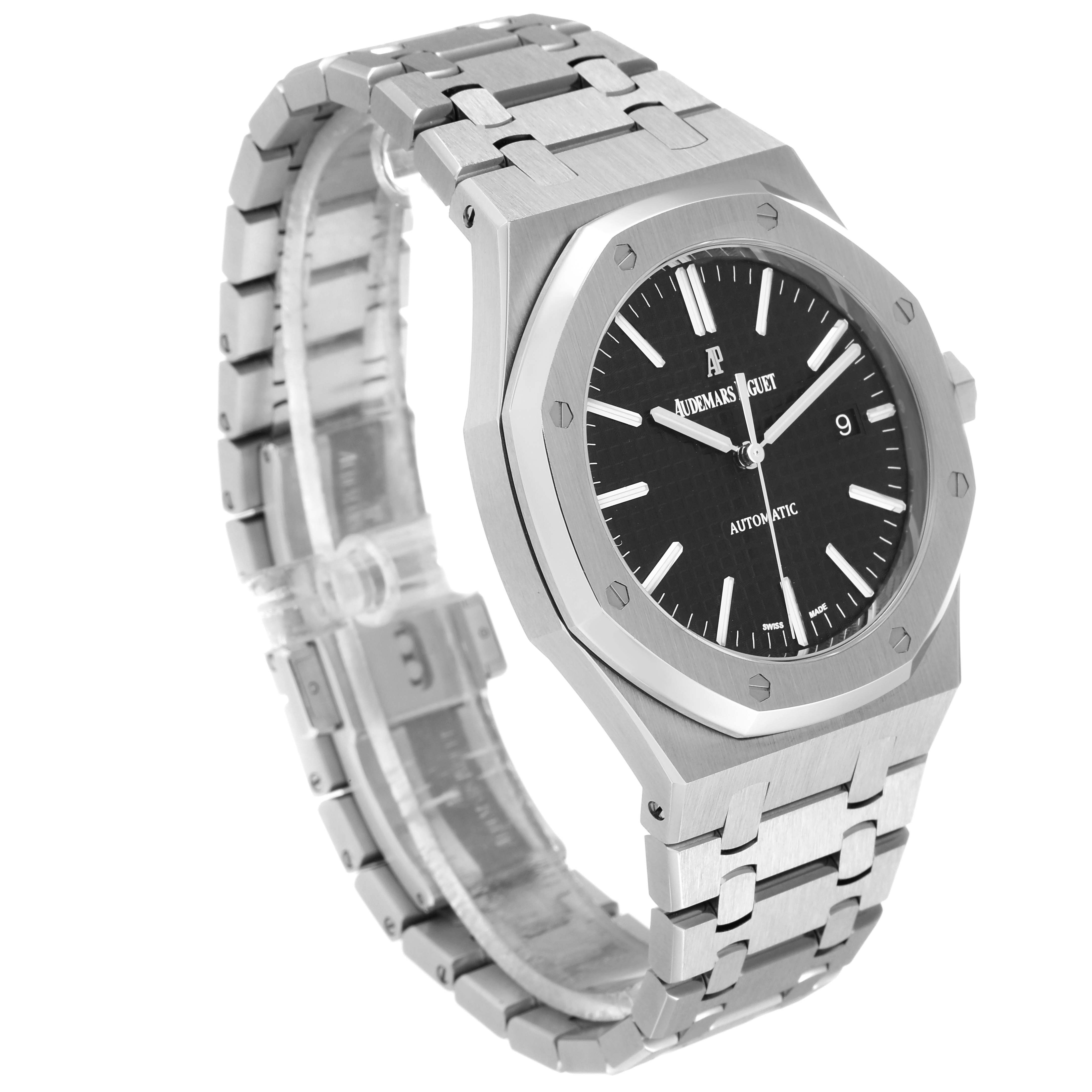 The image shows a side-angle view of an Audemars Piguet Royal Oak 15400ST.OO.1220ST.01 Men's Stainless Steel Black Dial 15400ST.OO.1220ST.01 Men's Stainless Steel Black Dial model watch, highlighting the bracelet and bezel.