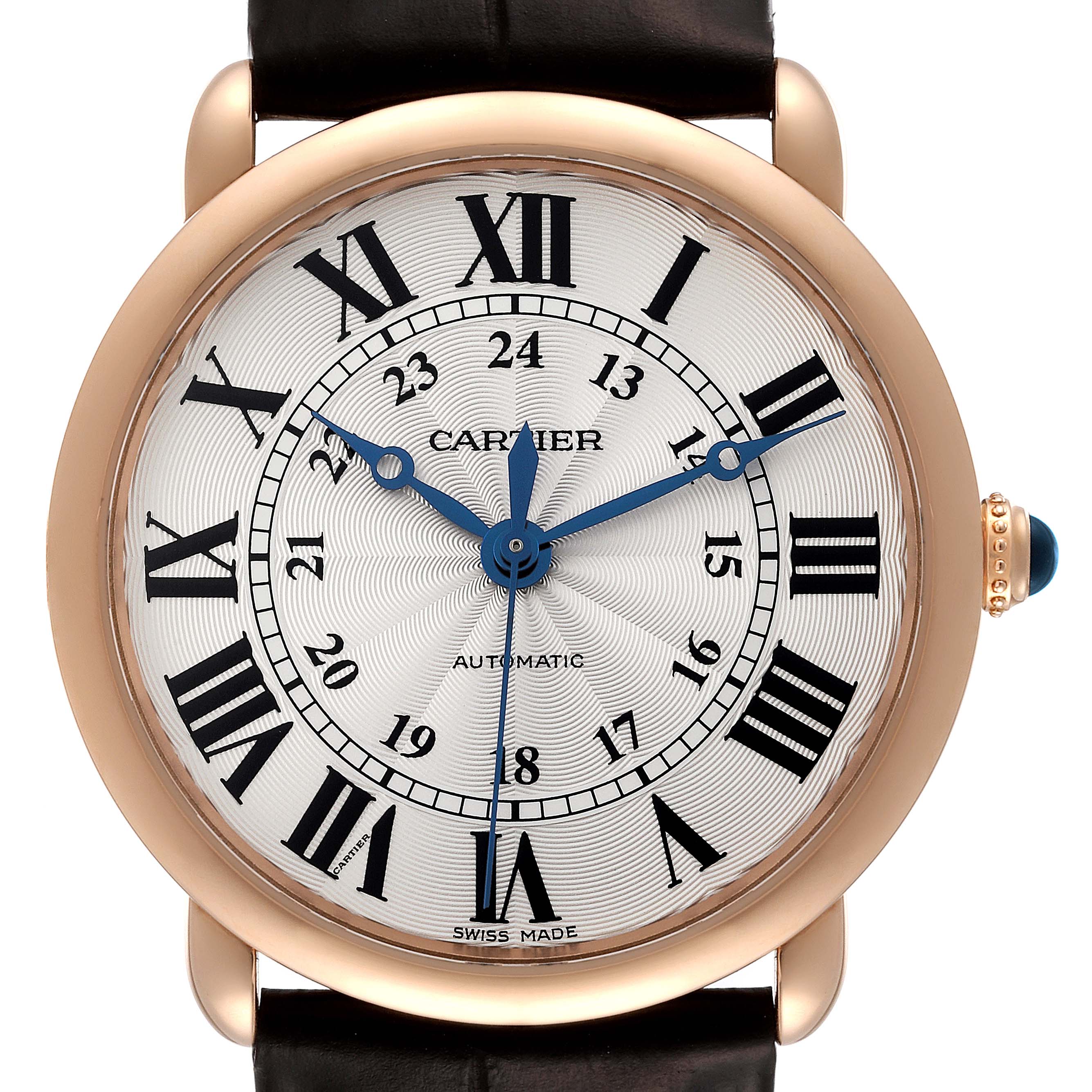 The close-up image shows the face of the Cartier Ronde WGRN0006 Men
s Rose Gold Silver Dial WGRN0006 Men
s Rose Gold Silver Dial watch.