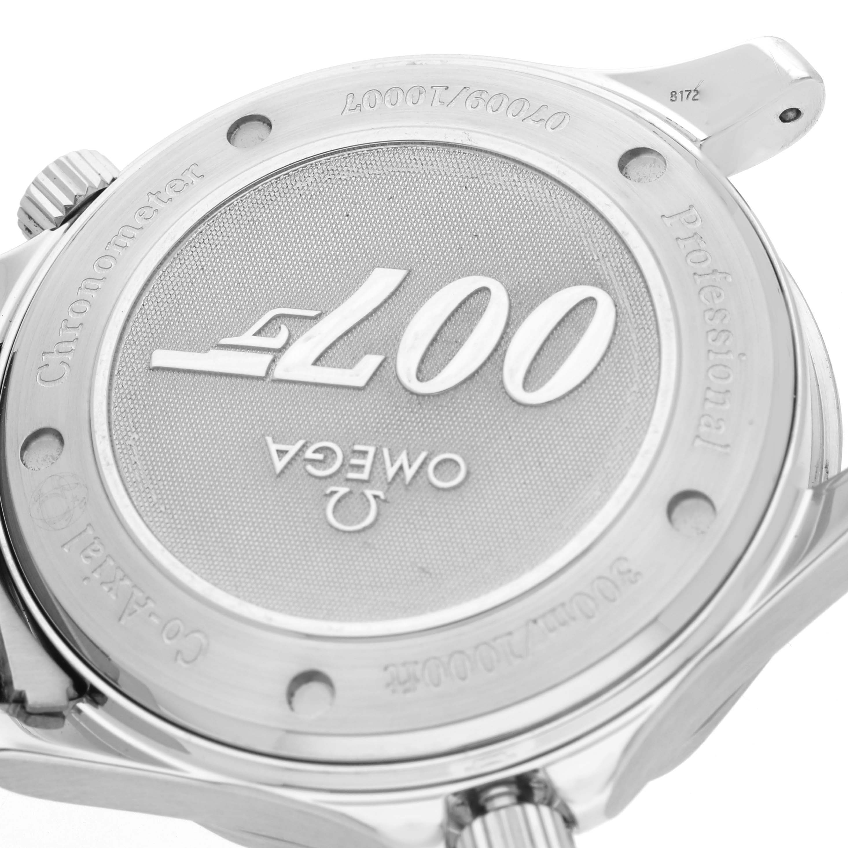 The image shows the back casing of an Omega Seamaster 2226.80.00 Men
s Stainless Steel Blue Dial 2226.80.00 Men
s Stainless Steel Blue Dial watch, featuring the 007 logo and inscriptions.