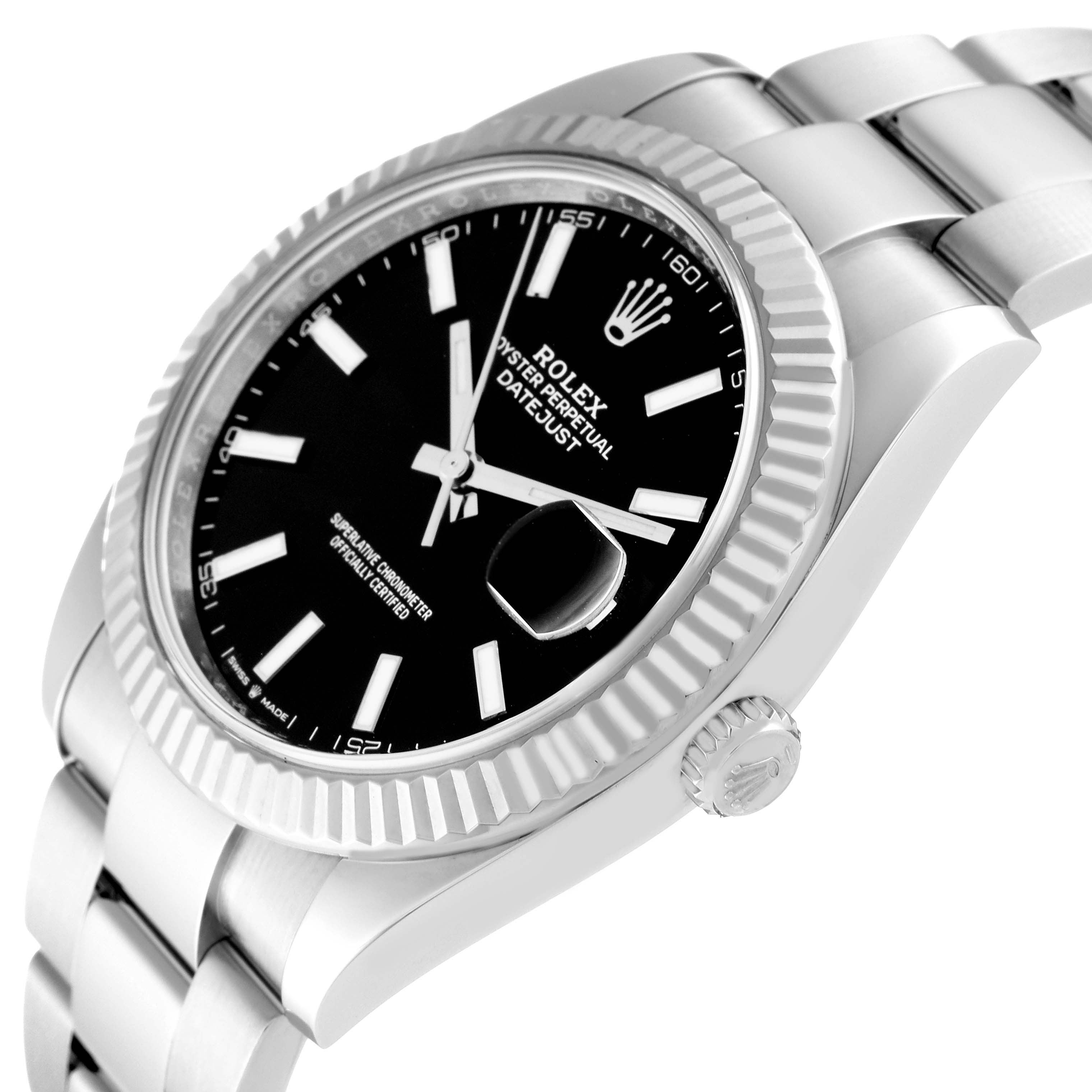 This image shows the side angle of the Rolex Datejust 41 126334 Men
s Stainless Steel Black Dial 126334 Men
s Stainless Steel Black Dial, highlighting its case, dial, bezel, and bracelet.