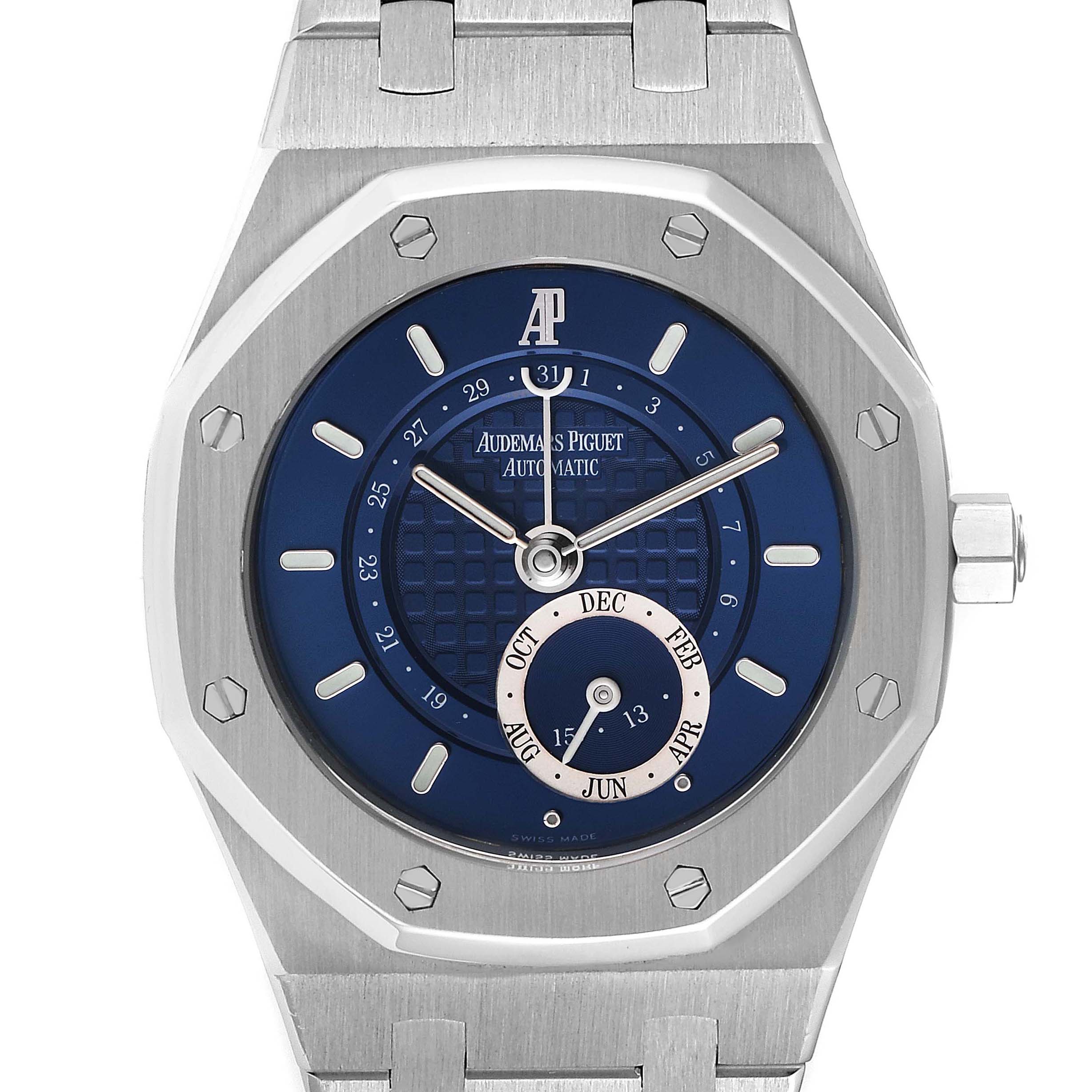 The image shows a frontal view of the Audemars Piguet Royal Oak 25920ST.0.0789ST.02 Men's Stainless Steel Blue Dial 25920ST.0.0789ST.02 Men's Stainless Steel Blue Dial watch featuring its face, bezel, and part of the bracelet.