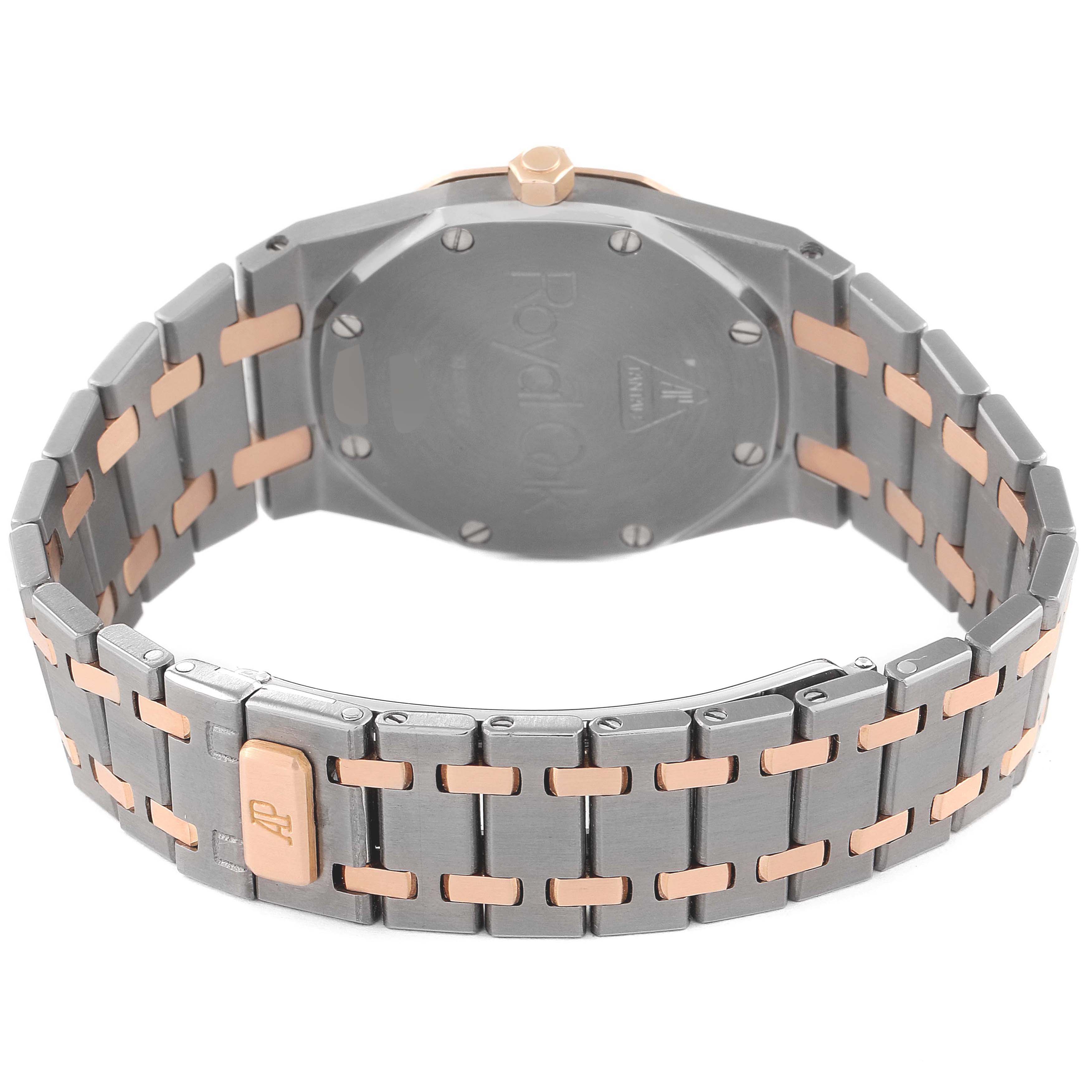 This image shows the back view of an Audemars Piguet Royal Oak 56175TR-OO-0789TR-01 Men's Steel and Gold (two tone) Black Dial 56175TR-OO-0789TR-01 Men's Steel and Gold (two tone) Black Dial watch, highlighting its bracelet and case back.