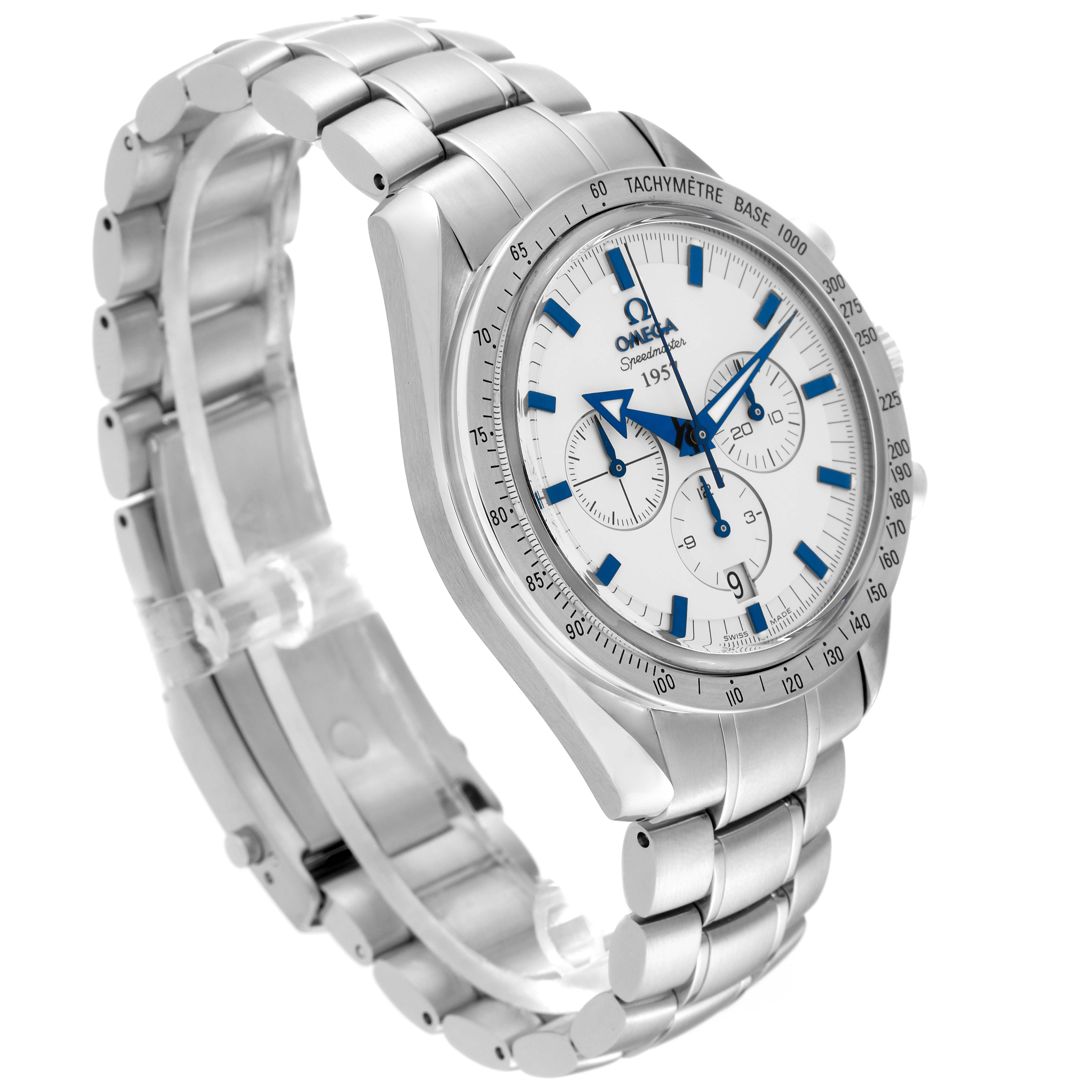 The image shows an angle of the Omega Speedmaster 321.10.42.50.02.001 Men
s Stainless Steel Silver Dial 321.10.42.50.02.001 Men
s Stainless Steel Silver Dial watch, highlighting its face, bezel, and metal bracelet.