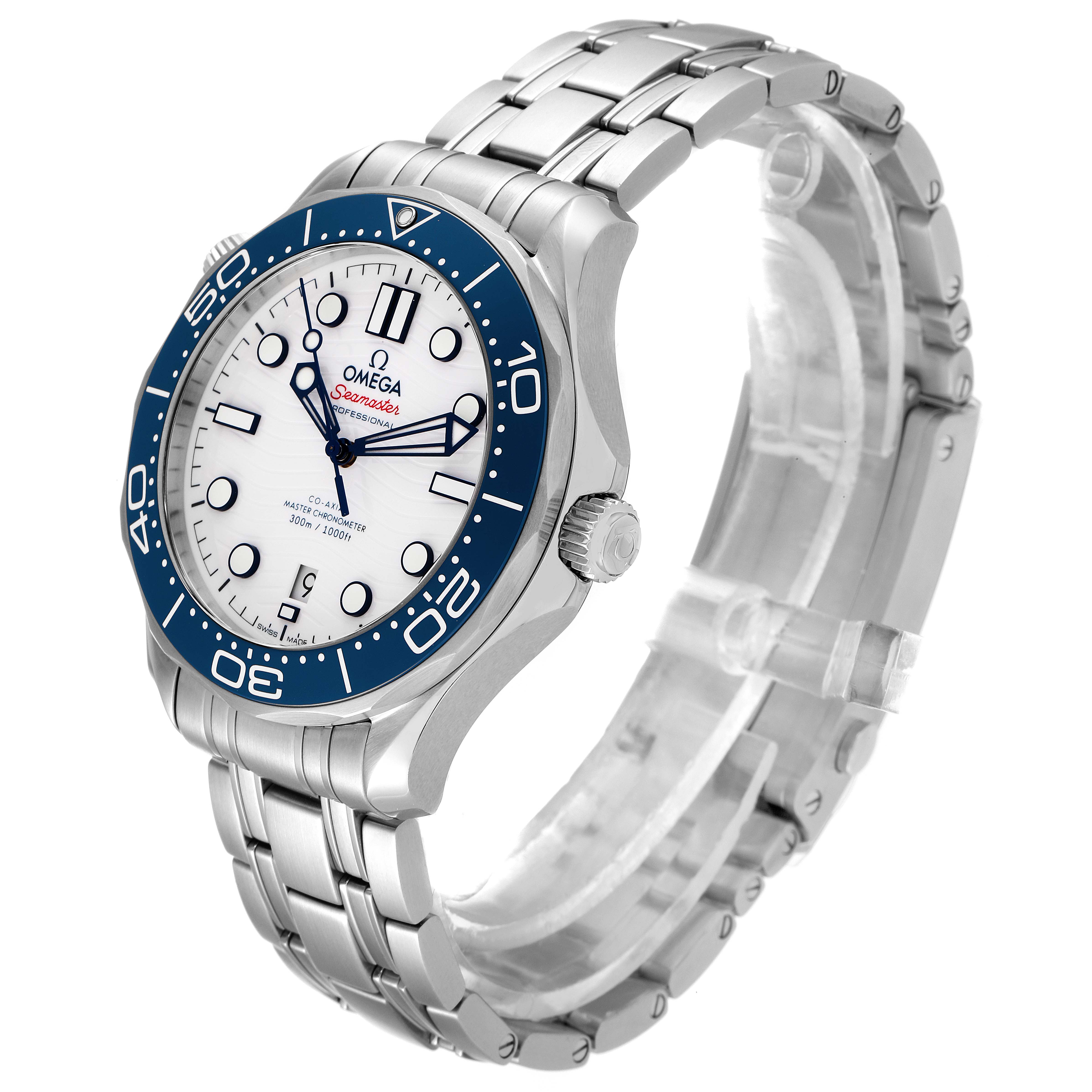 The Omega Seamaster 522.30.42.20.04.001 Men's Stainless Steel White Dial 522.30.42.20.04.001 Men's Stainless Steel White Dial watch is shown at an angle highlighting the face, bezel, case, and bracelet.