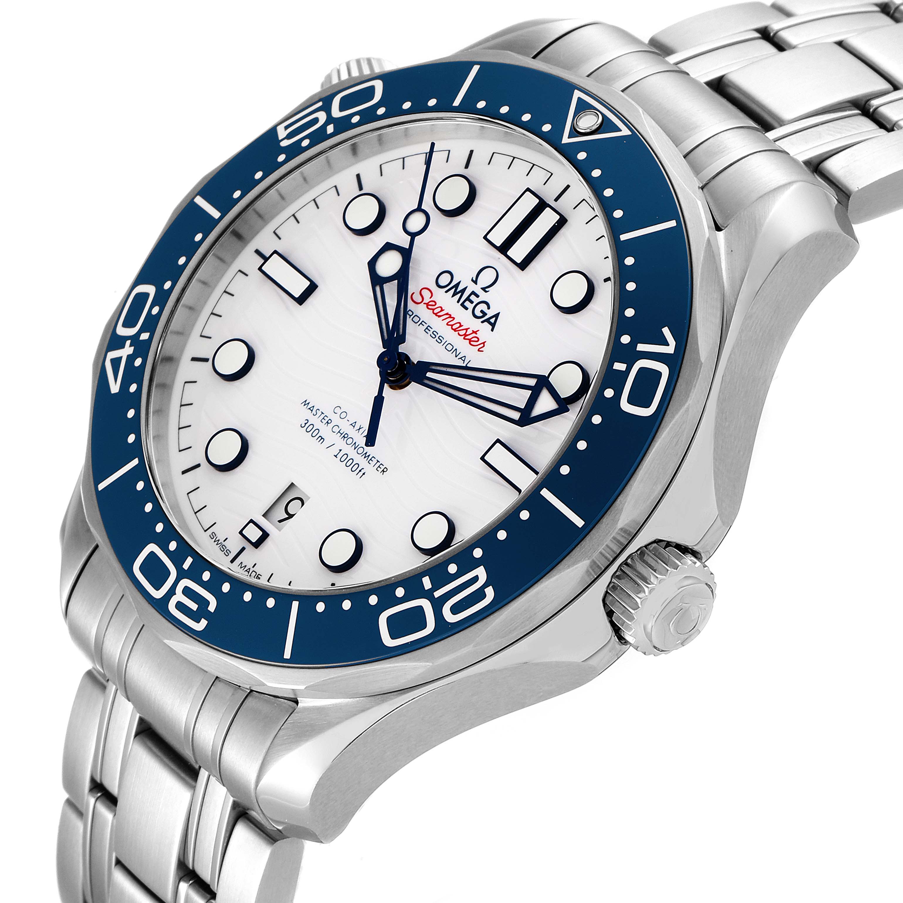 The image shows an oblique view of the Omega Seamaster 522.30.42.20.04.001 Men's Stainless Steel White Dial 522.30.42.20.04.001 Men's Stainless Steel White Dial watch, highlighting the dial, bezel, crown, and part of the metal bracelet.