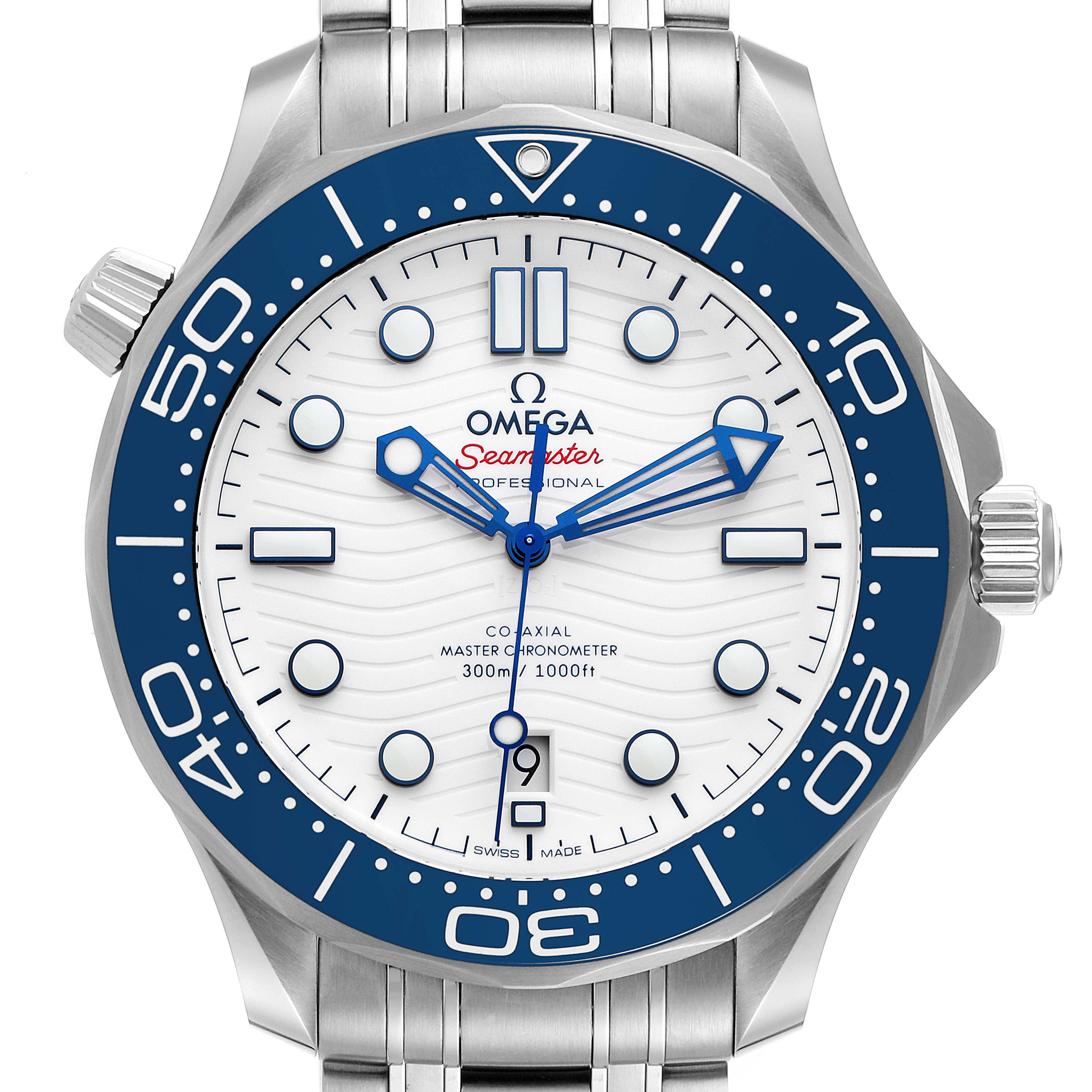 The image shows a front view of the Omega Seamaster 522.30.42.20.04.001 Men's Stainless Steel White Dial 522.30.42.20.04.001 Men's Stainless Steel White Dial watch, detailing the dial, hands, bezel, and part of the bracelet.