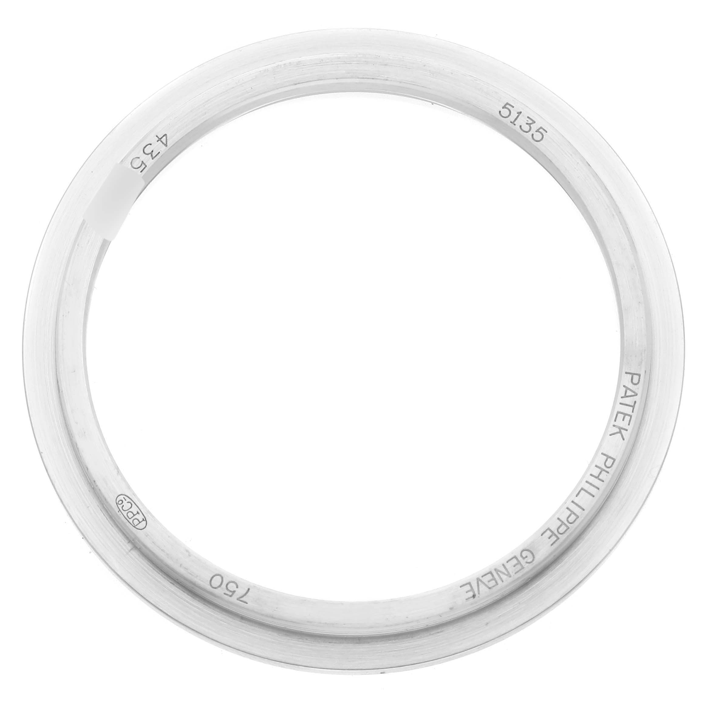 The image shows a top-down view of a watch bezel for the Patek Philippe Gondolo 5135G-001 Men's White Gold Silver Dial 5135G-001 Men's White Gold Silver Dial.