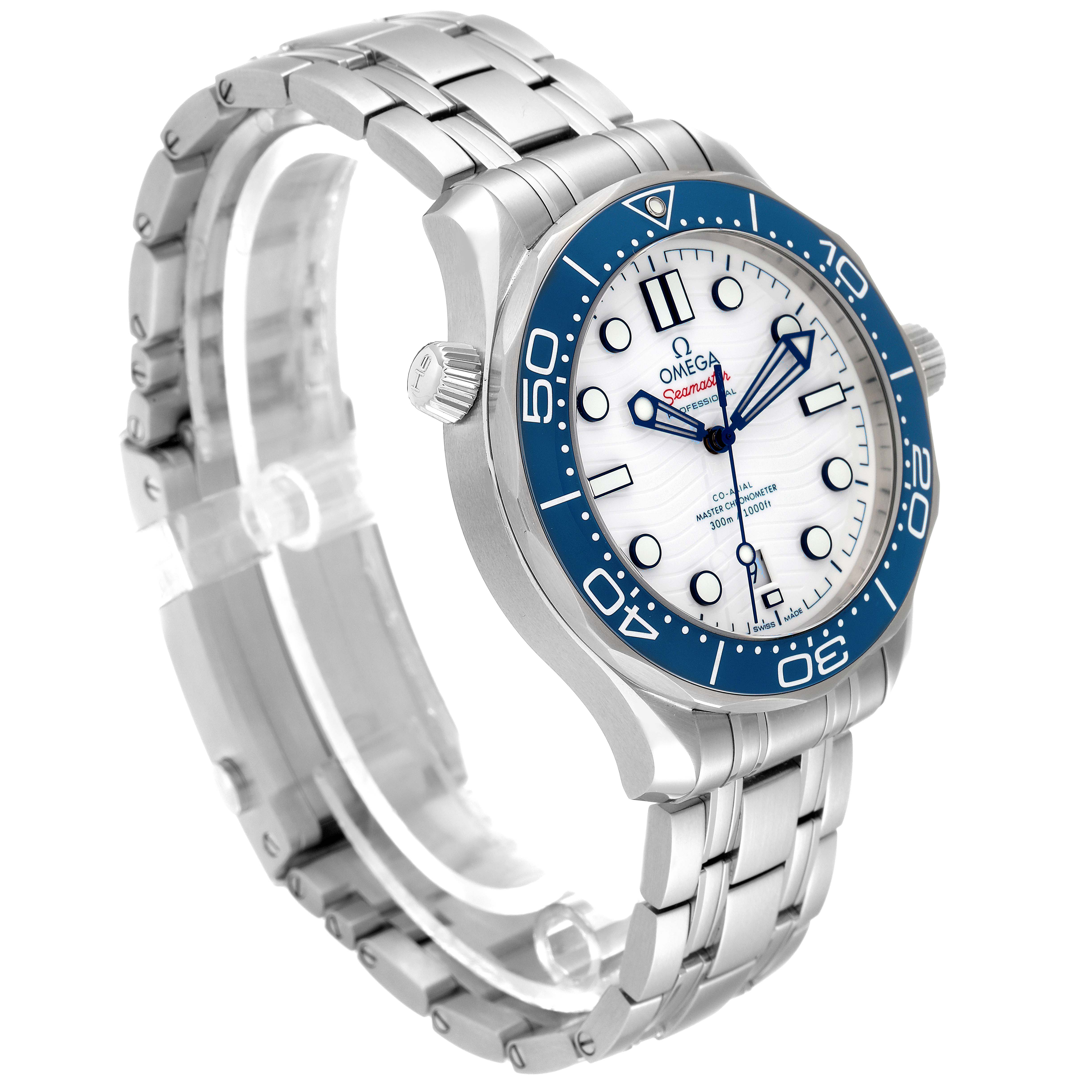 The Omega Seamaster 522.30.42.20.04.001 Men's Stainless Steel White Dial 522.30.42.20.04.001 Men's Stainless Steel White Dial watch is shown at an oblique angle, displaying the bezel, dial, and stainless steel bracelet.