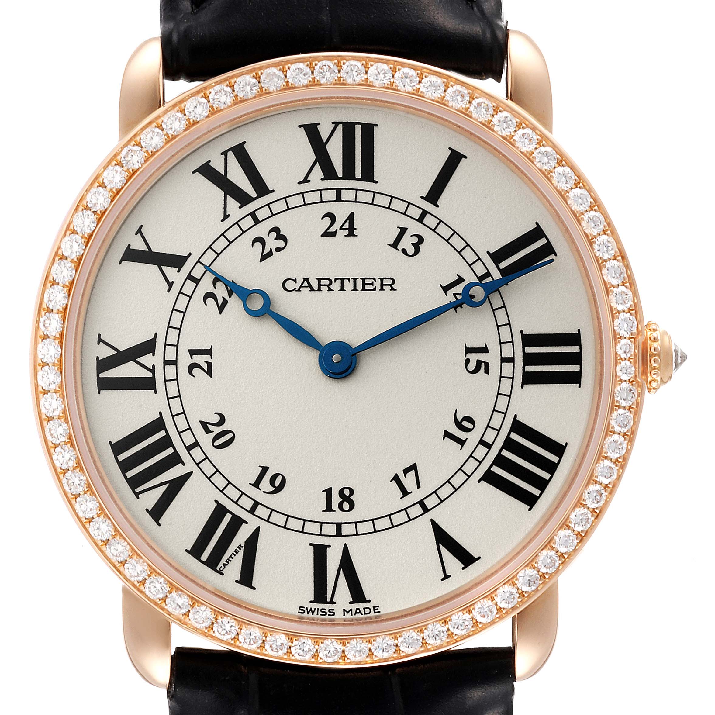 The Cartier Ronde WR000651 Men
s Rose Gold Silver Dial WR000651 Men
s Rose Gold Silver Dial watch is shown from a front angle, displaying its face, Roman numerals, blue hands, and diamond bezel.