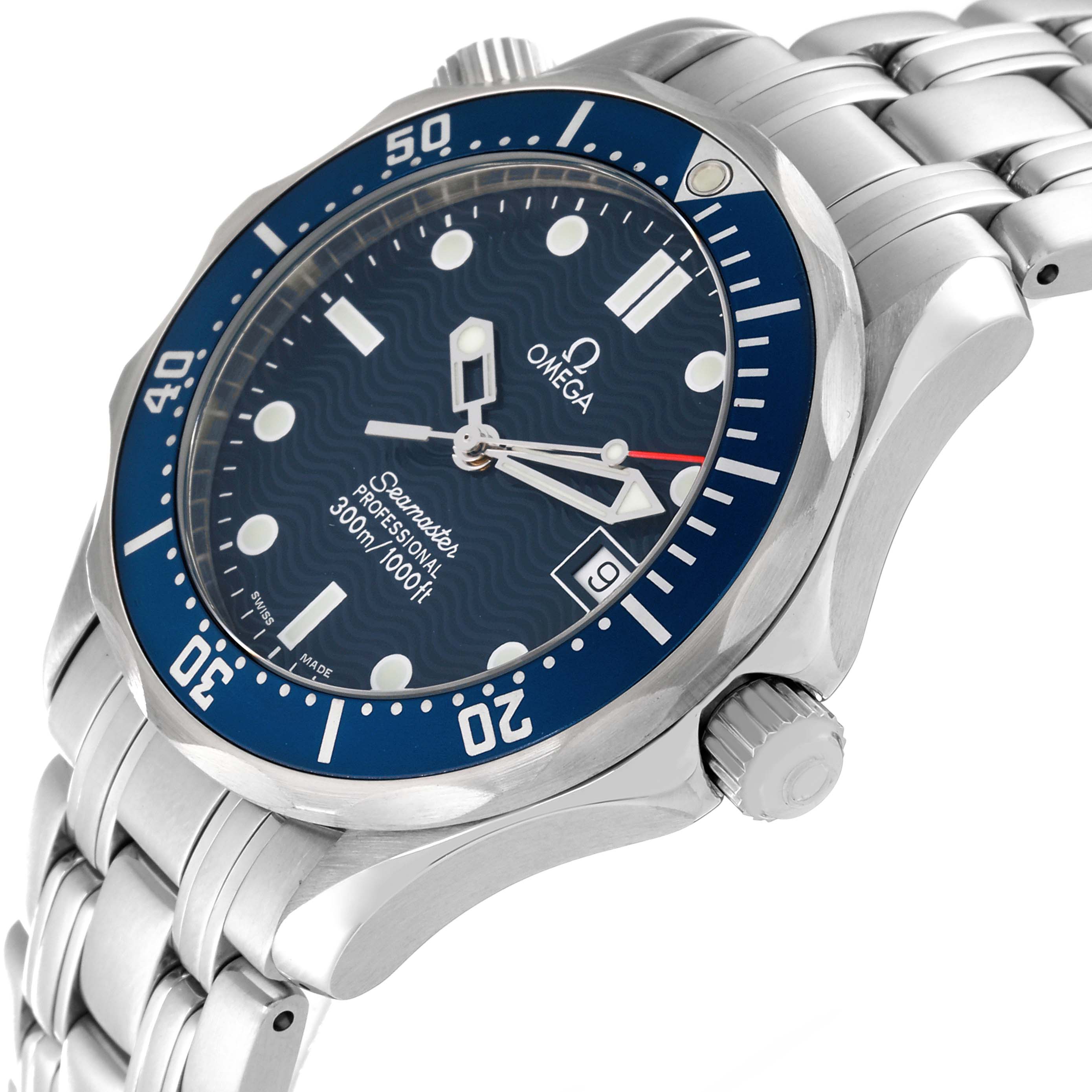 The image shows an angled view of the Omega Seamaster 2561.80.00 Men
s Stainless Steel Blue Dial 2561.80.00 Men
s Stainless Steel Blue Dial watch, highlighting its face, bezel, crown, and part of the bracelet.