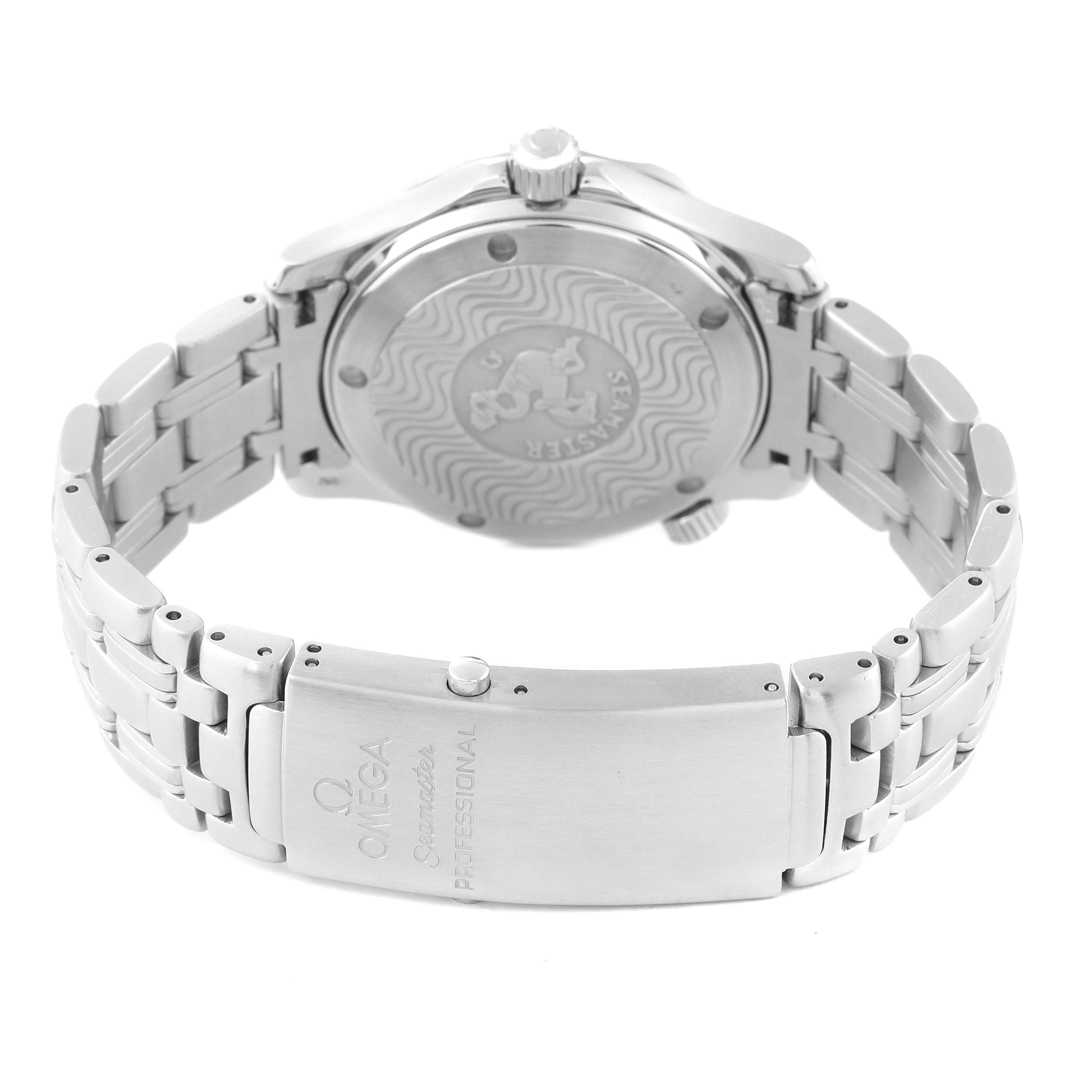 This image shows the back case and bracelet of an Omega Seamaster 2561.80.00 Men
s Stainless Steel Blue Dial 2561.80.00 Men
s Stainless Steel Blue Dial watch, including the clasp and engravings.