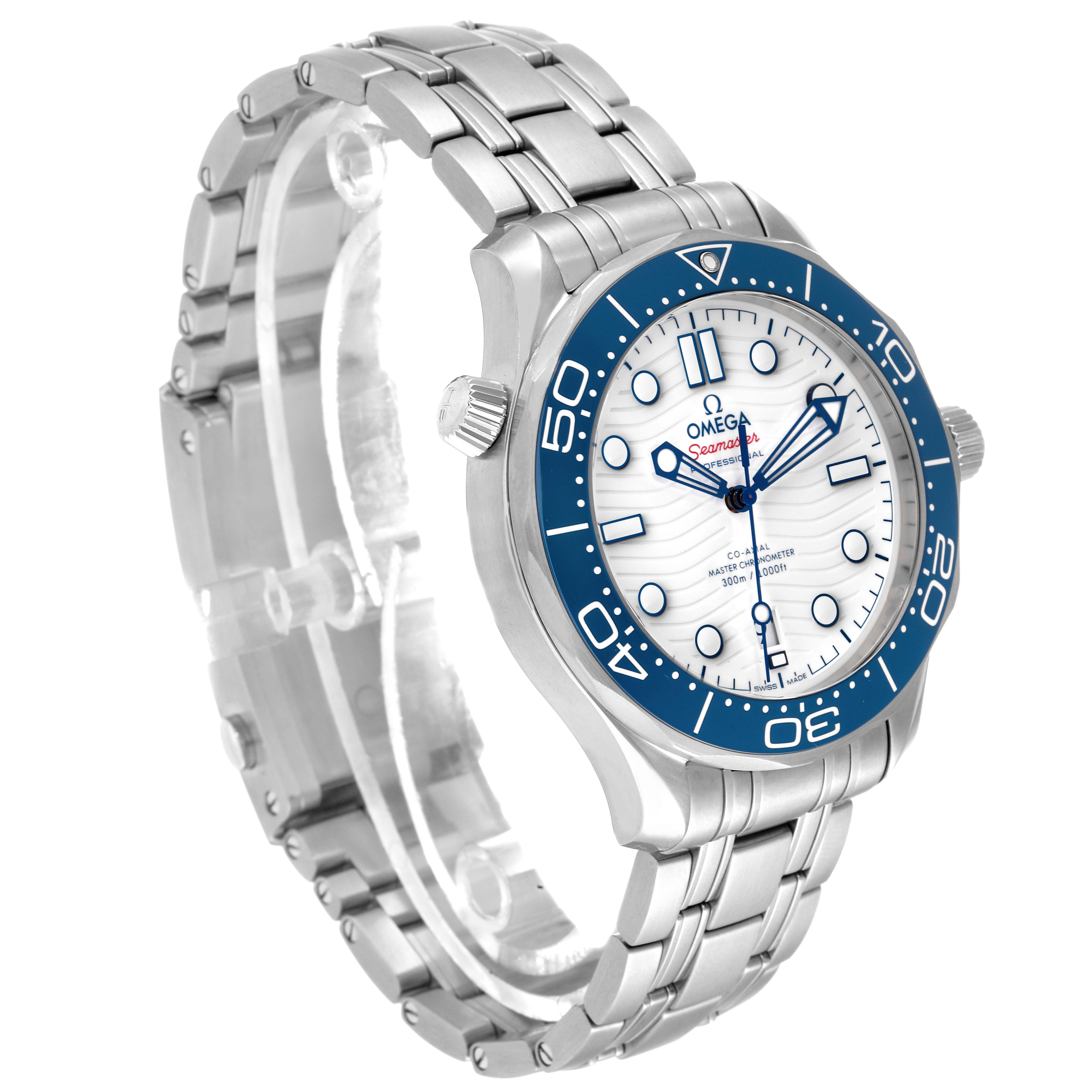 The image shows an angled view of the Omega Seamaster 522.30.42.20.04.001 Men's Stainless Steel White Dial 522.30.42.20.04.001 Men's Stainless Steel White Dial watch, featuring the dial, bezel, and metal bracelet.