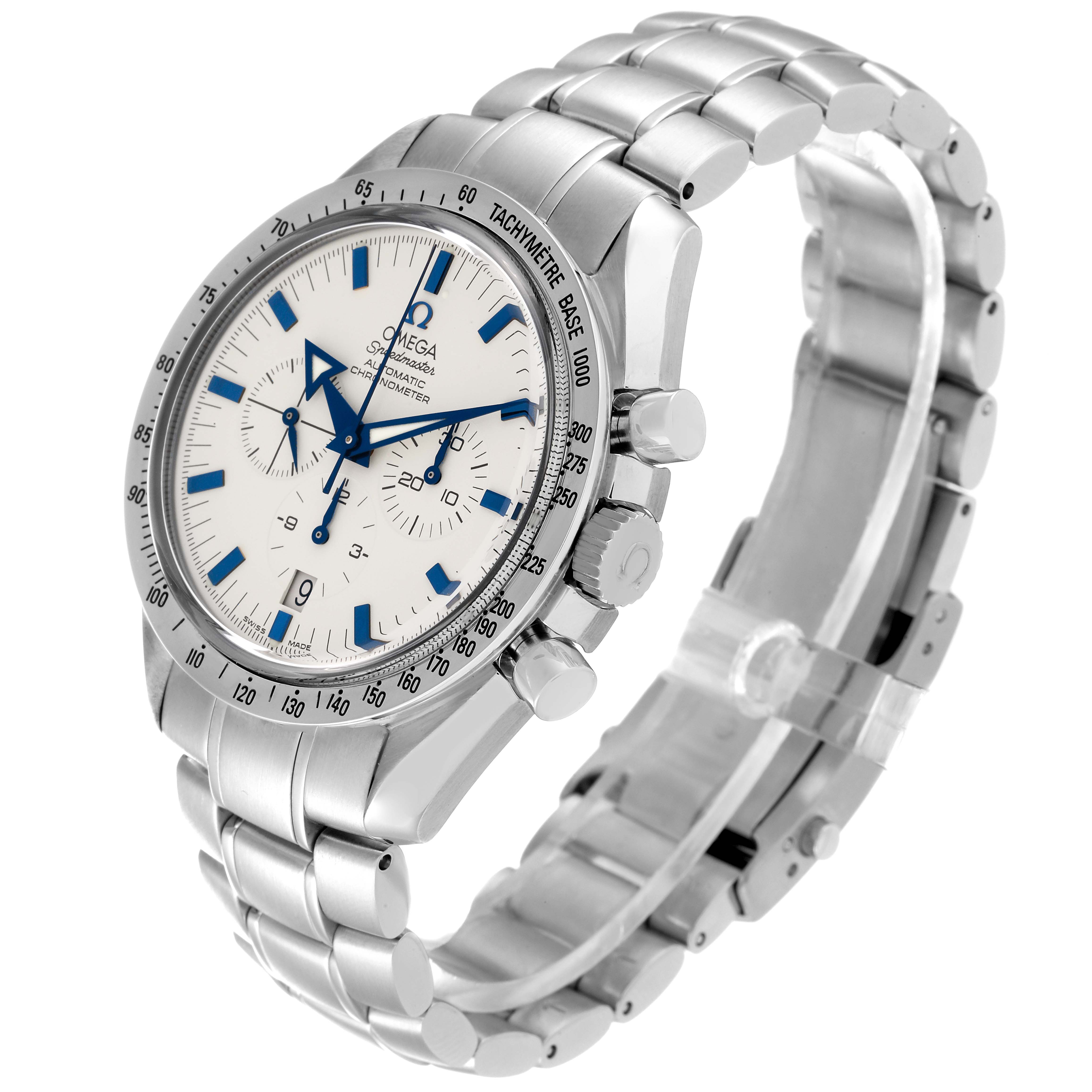 The image shows a side angle of an Omega Speedmaster 3551.20.00 Men's Stainless Steel White Dial 3551.20.00 Men's Stainless Steel White Dial watch, displaying the face, crown, and stainless steel bracelet.
