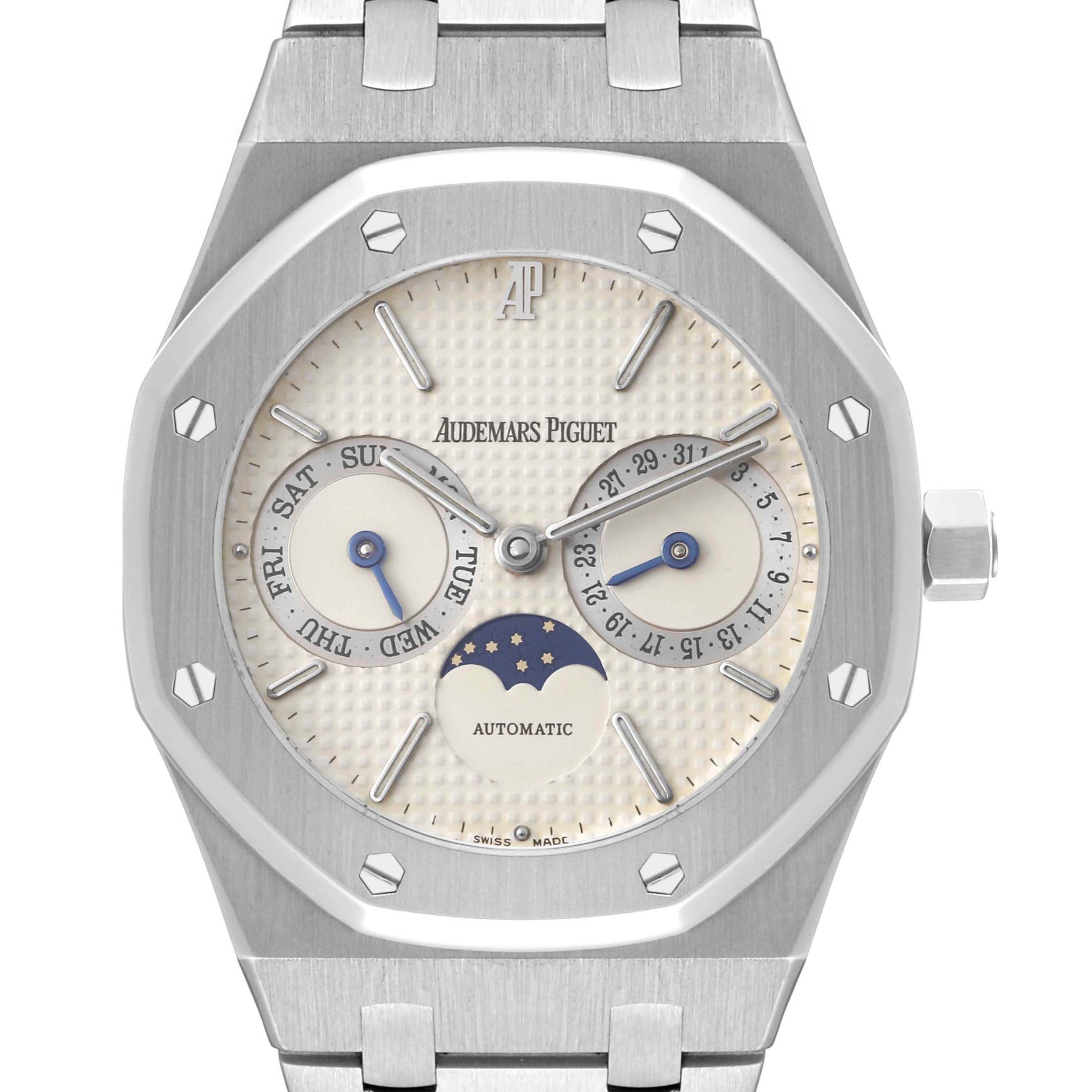 The image shows a frontal view of an Audemars Piguet Royal Oak 25594ST.OO.0789ST.05 Men's Stainless Steel White Dial 25594ST.OO.0789ST.05 Men's Stainless Steel White Dial watch, displaying its dial, bezel, and part of the bracelet.