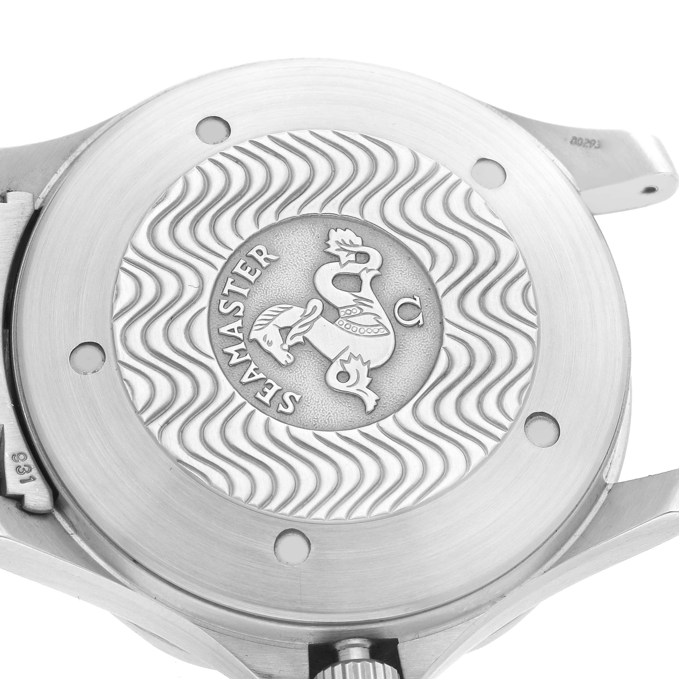 The image shows the case back of an Omega Seamaster 2538.20.00 Men
s Stainless Steel White Dial watch, highlighting the embossed logo and wavy pattern.