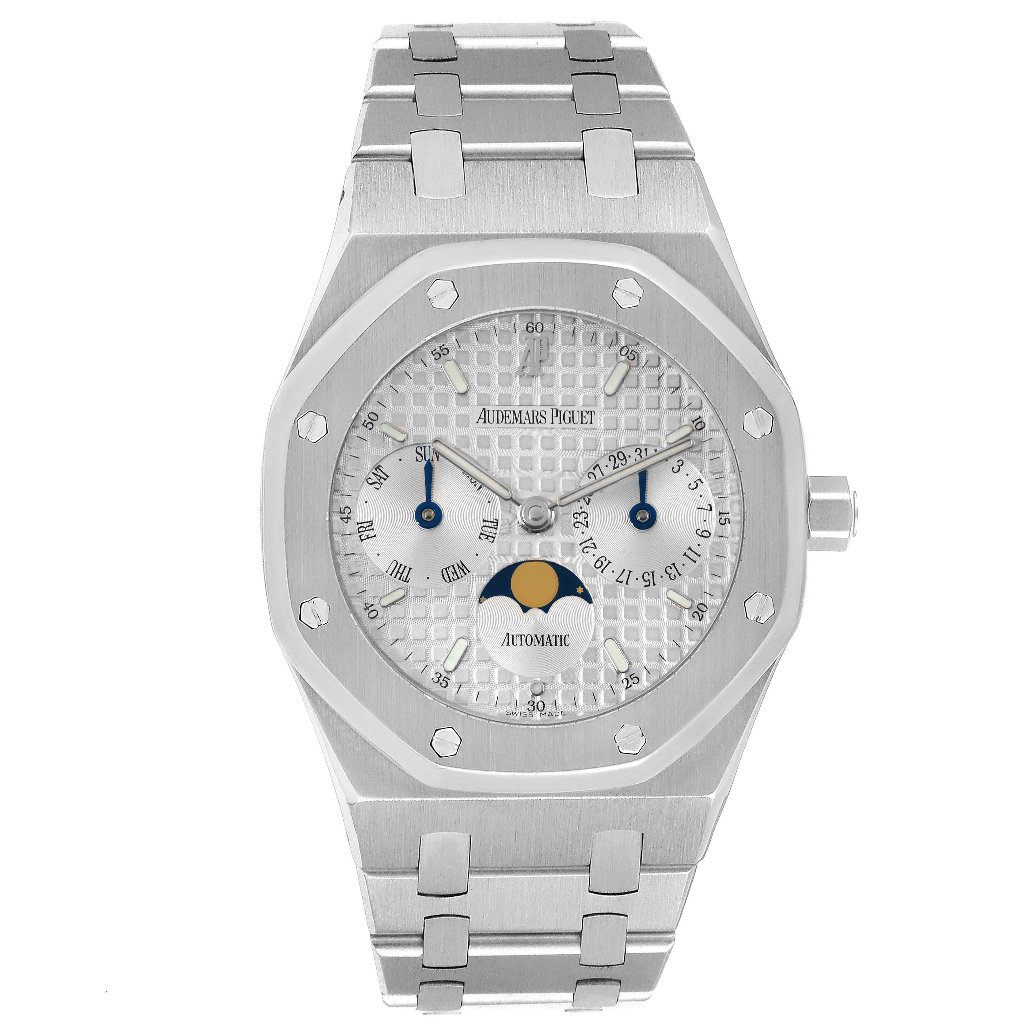 The image shows a front view of the Audemars Piguet Royal Oak 25594ST.OO.0789ST.05 Men's Stainless Steel Silver Dial 25594ST.OO.0789ST.05 Men's Stainless Steel Silver Dial watch, highlighting the face, bezel, and bracelet.