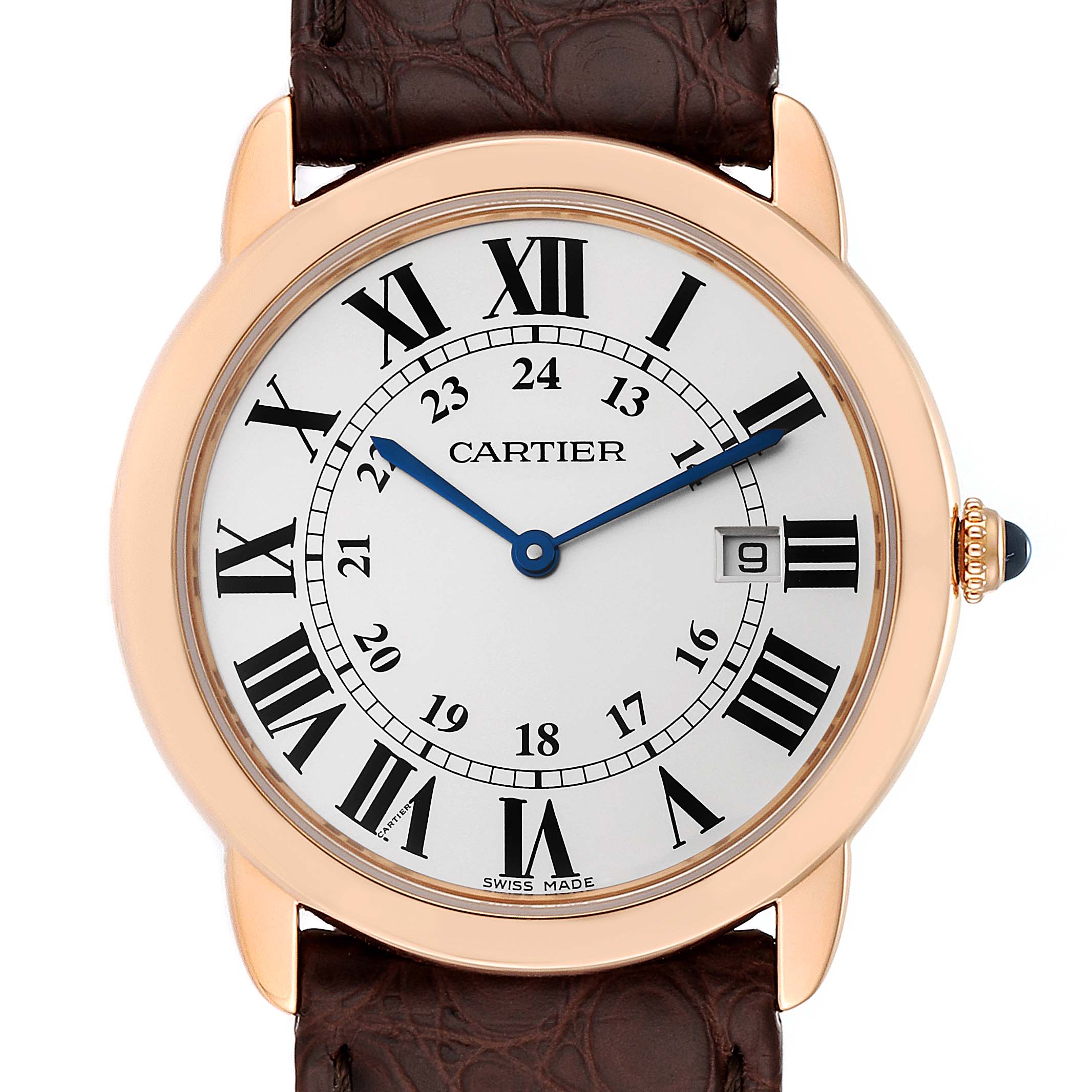 The image shows a front view of the Cartier Ronde W6701008 Men's Rose Gold Silver Dial W6701008 Men's Rose Gold Silver Dial model watch, highlighting the face, Roman numerals, date window, and leather strap.